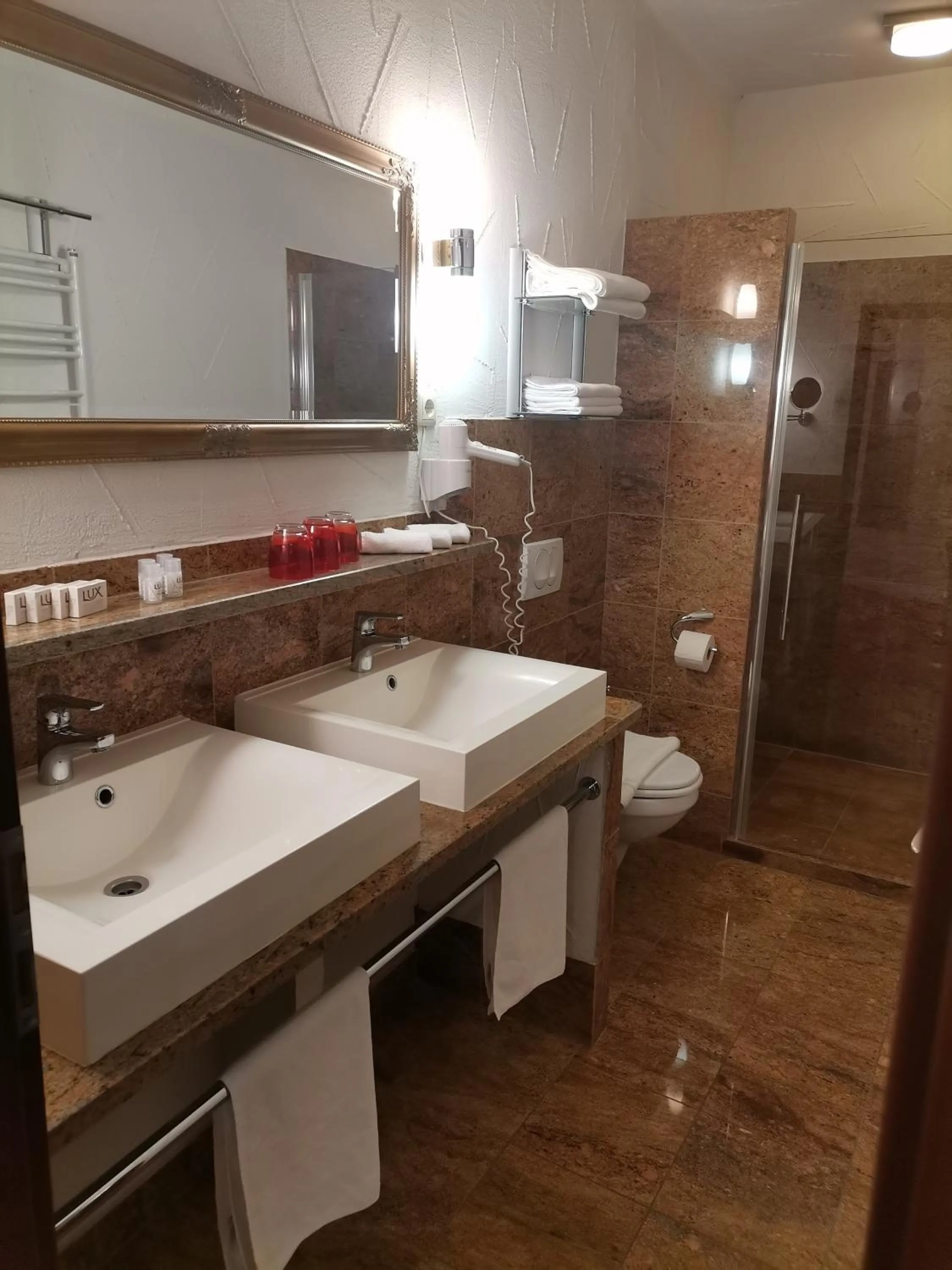 Hotel Al Faro Lodge am See