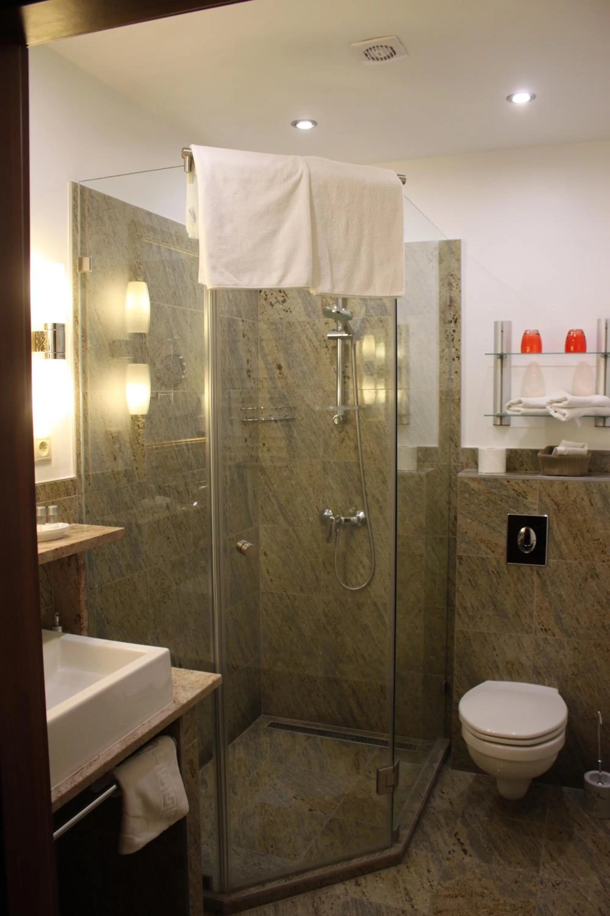Bathroom in Hotel Al Faro Lodge am See
