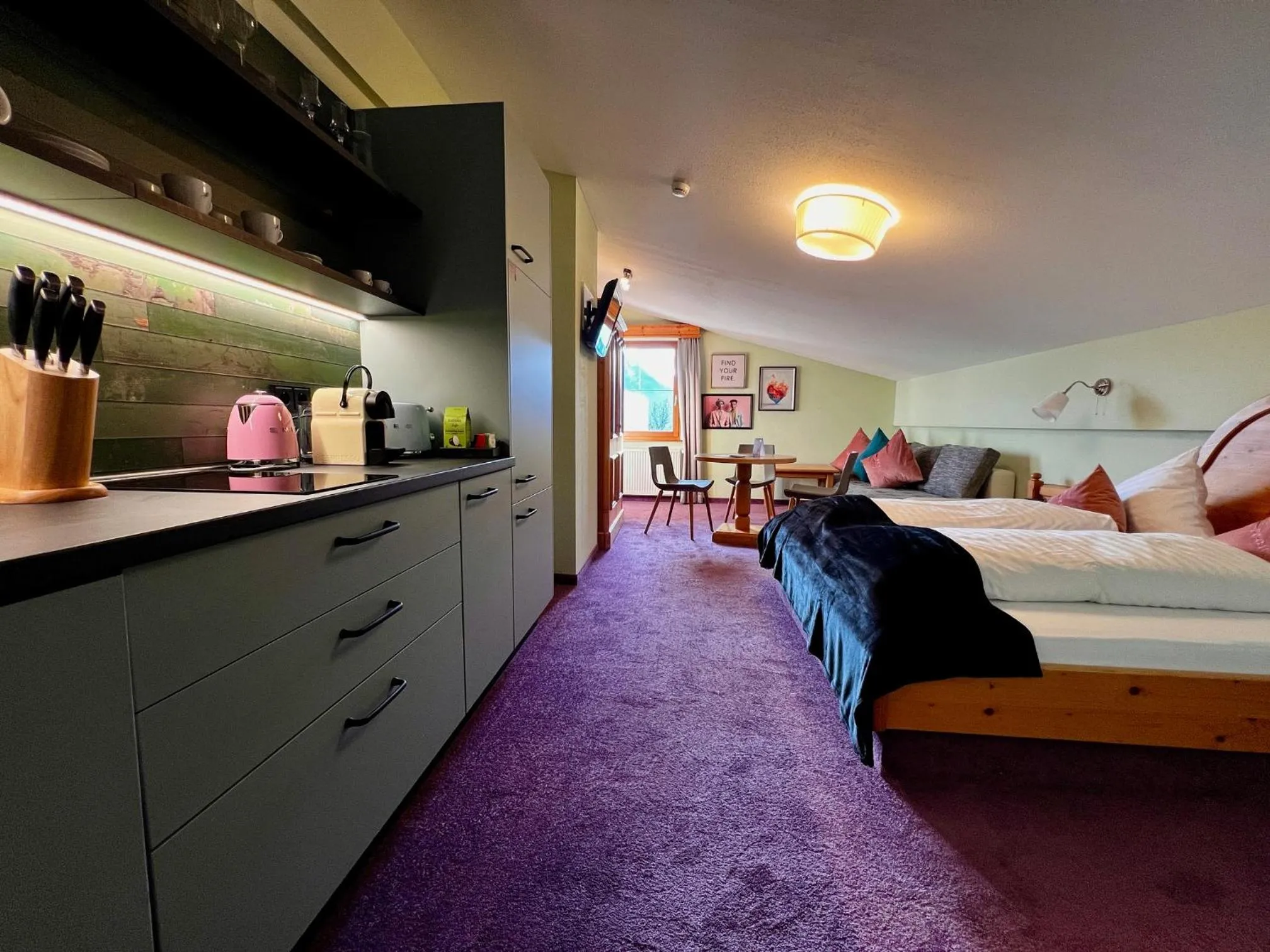 Photo of the whole room, Bed in Wellness Aparthotel "Lechlife" incl Pool - 400m zum SKILIFT