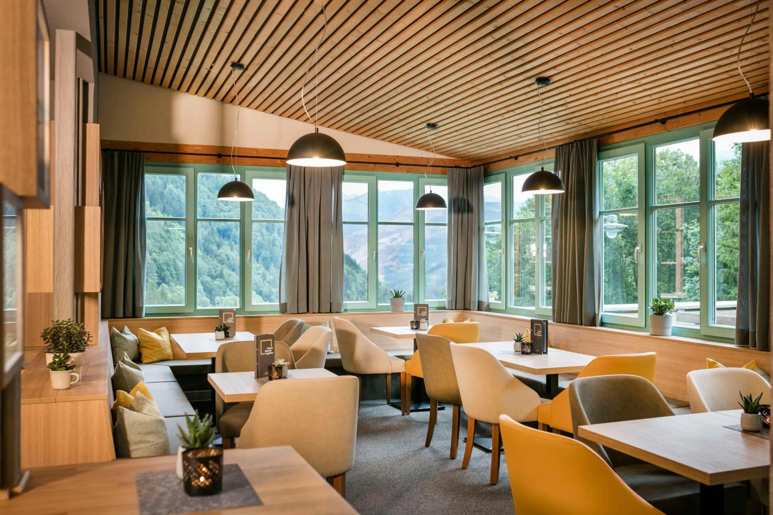 Restaurant/places to eat in JUFA Hotel Eisenerzer Ramsau