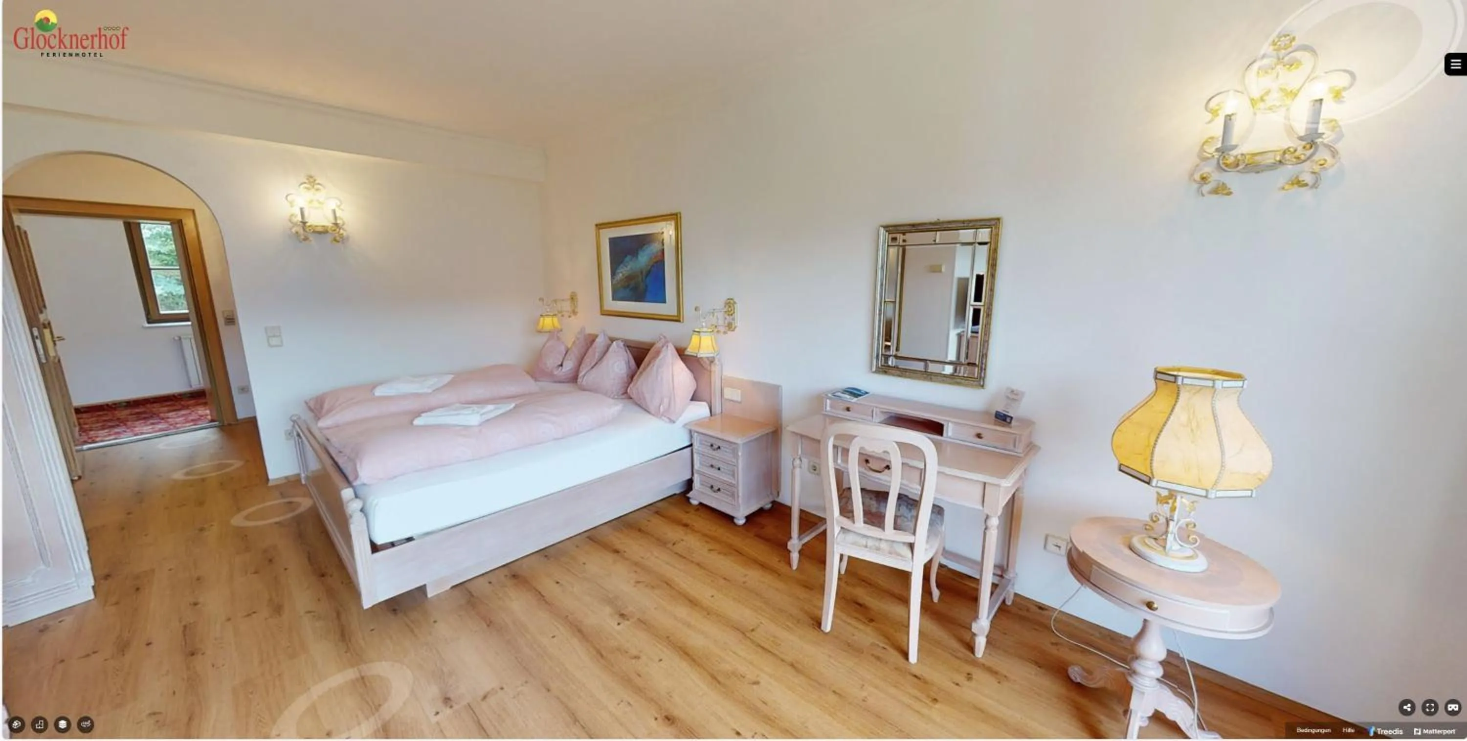 Bed in Hotel Glocknerhof