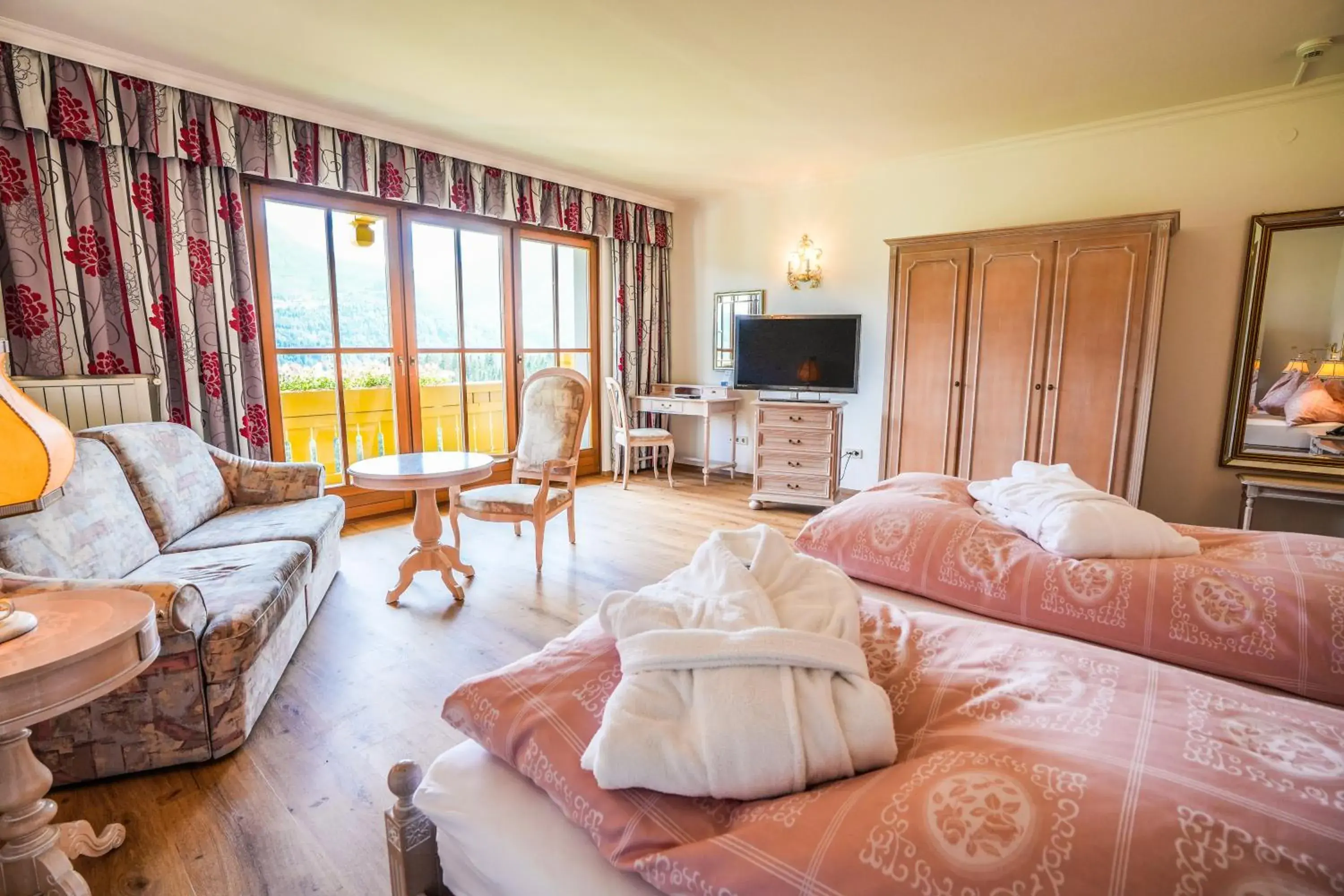 Studio (1-2 Adults) in Hotel Glocknerhof Studio (1-2 Adults) in Hotel Glocknerhof