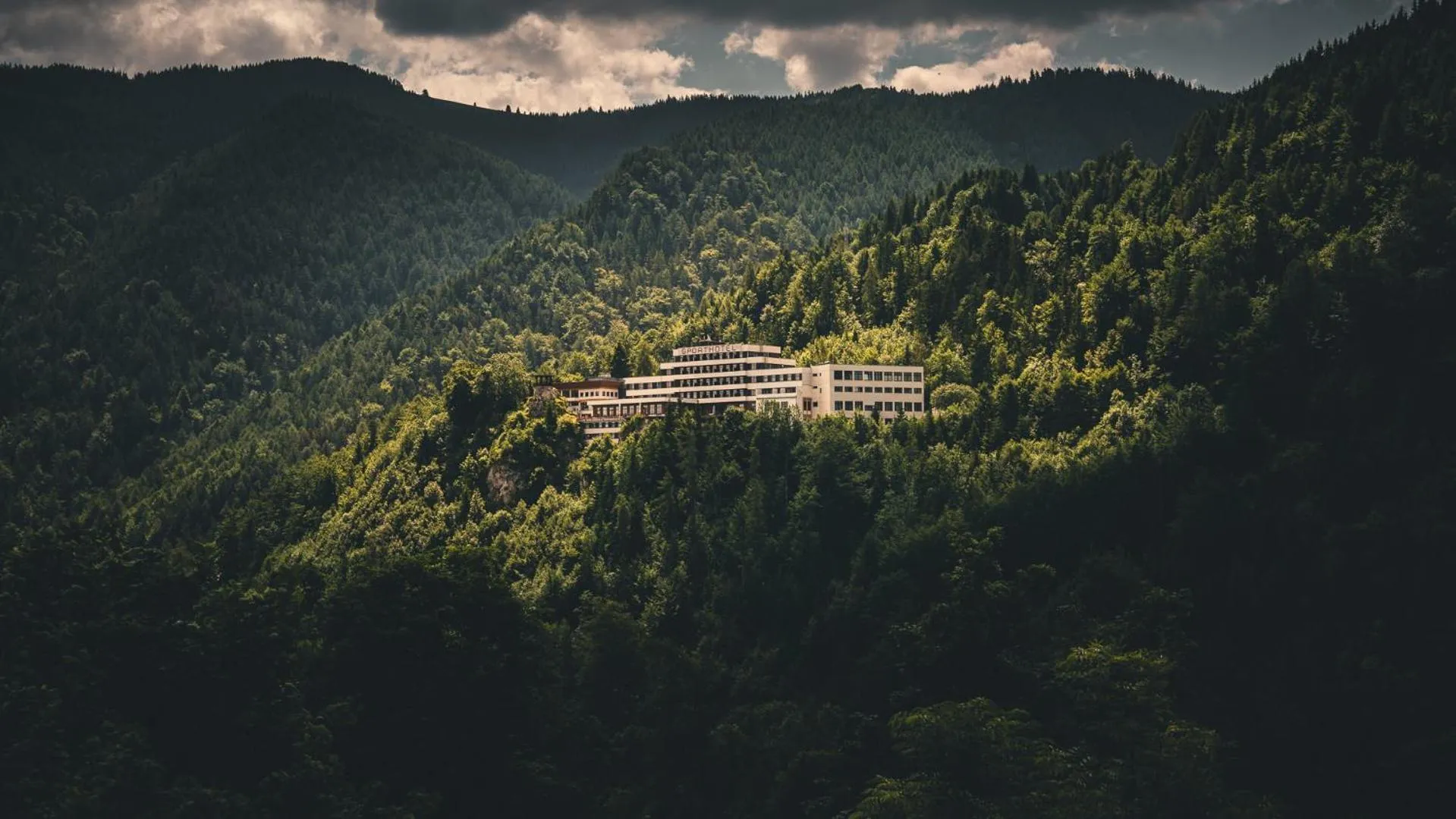 Natural landscape in Sporthotel am Semmering