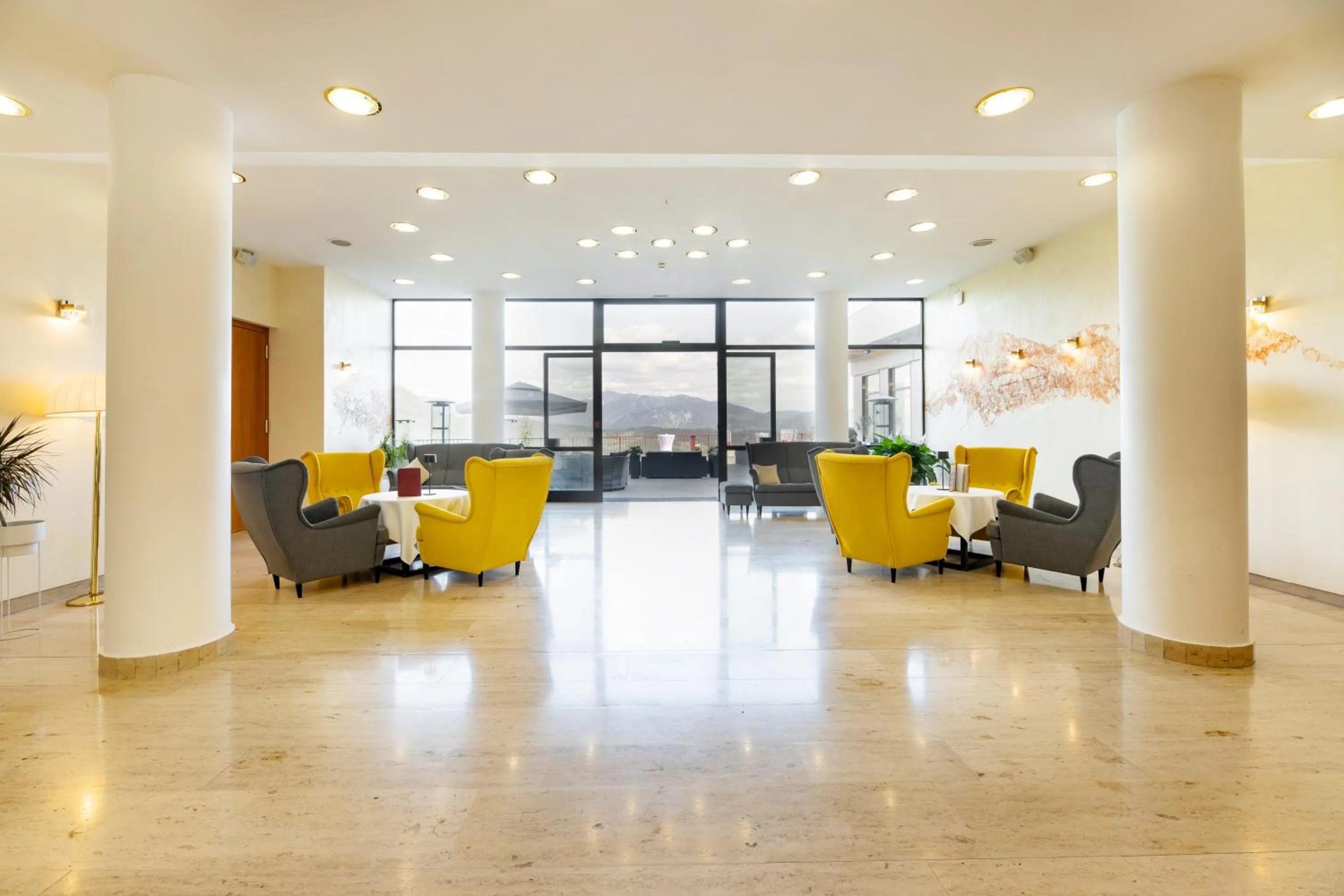 Lobby or reception in Sporthotel am Semmering