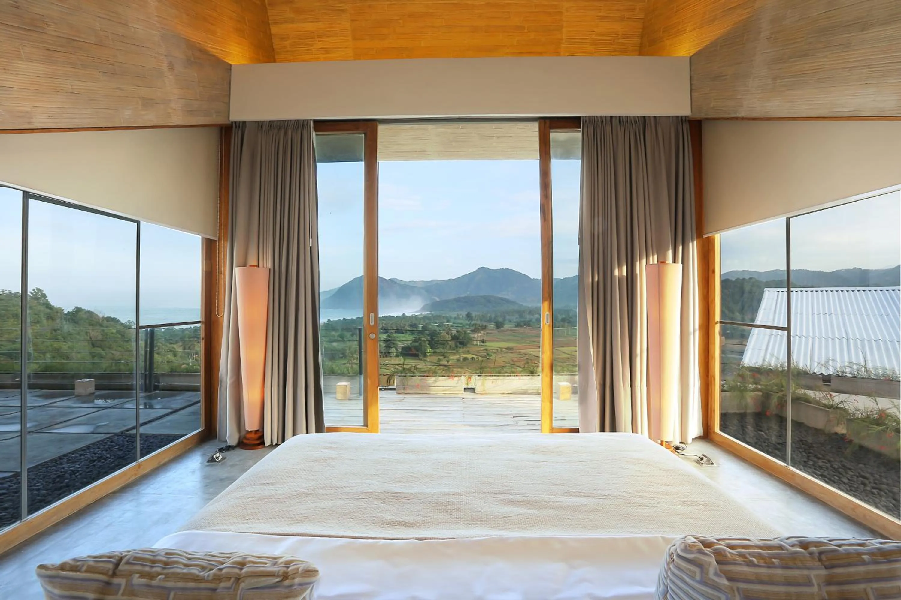 View (from property/room), Bed in Seven Havens Residence