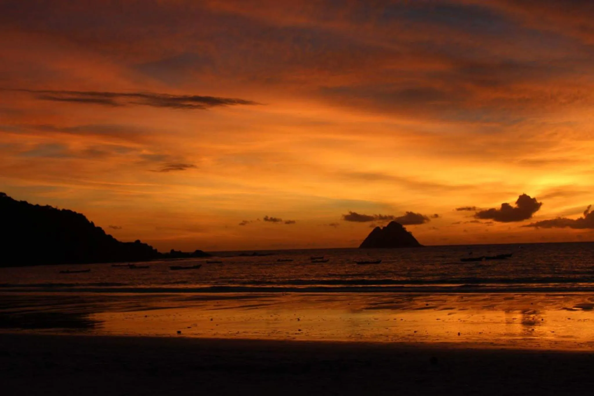 Beach in Tiki Boutique Hotel Spa Lombok