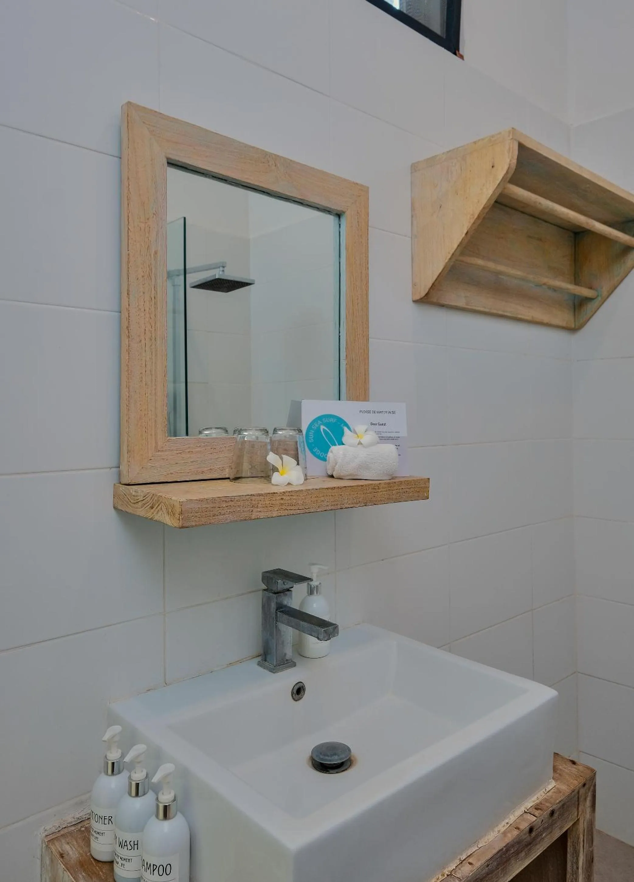 Bathroom in Myamo Beach Lodge