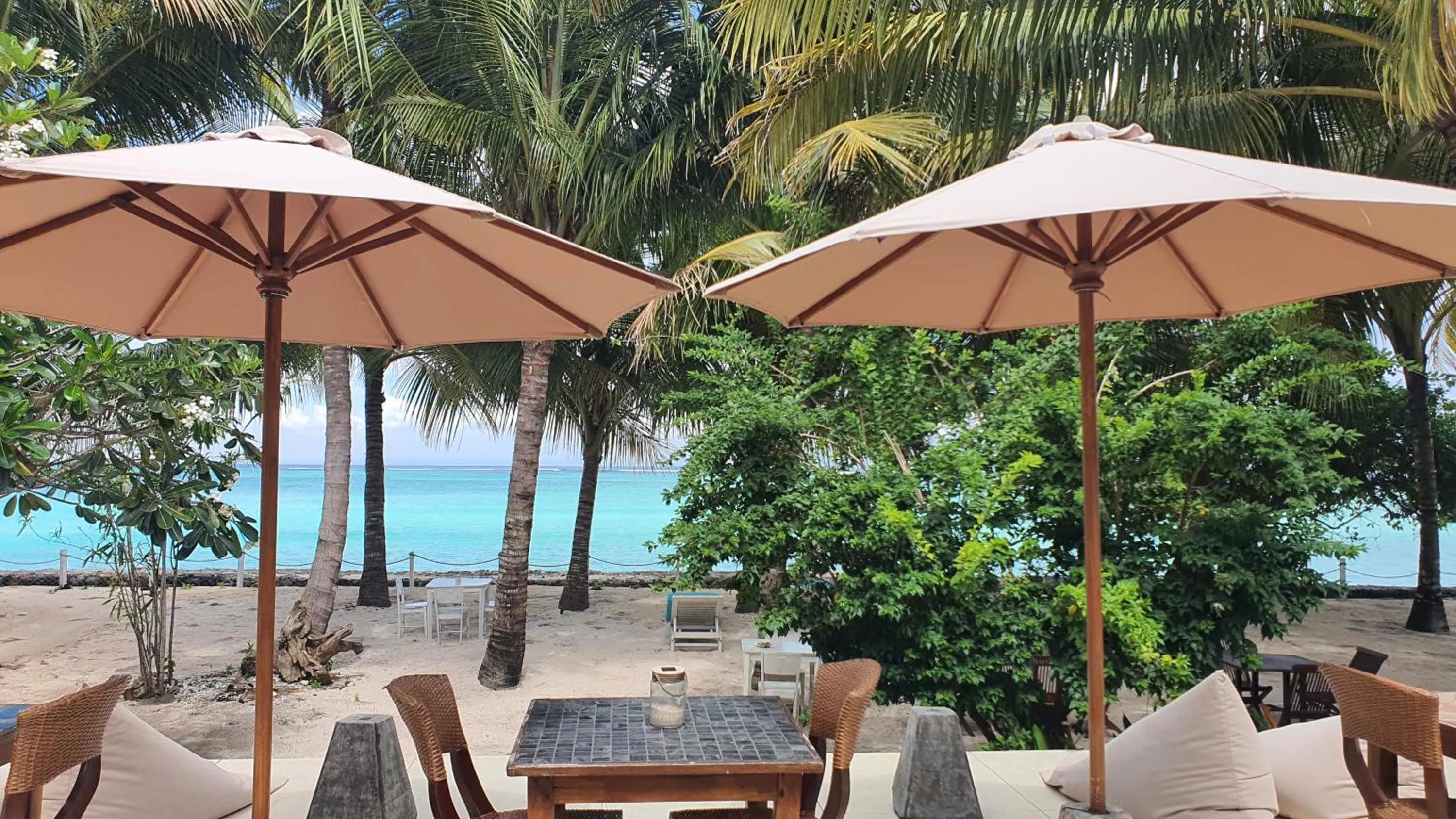 Restaurant/places to eat in Myamo Beach Lodge