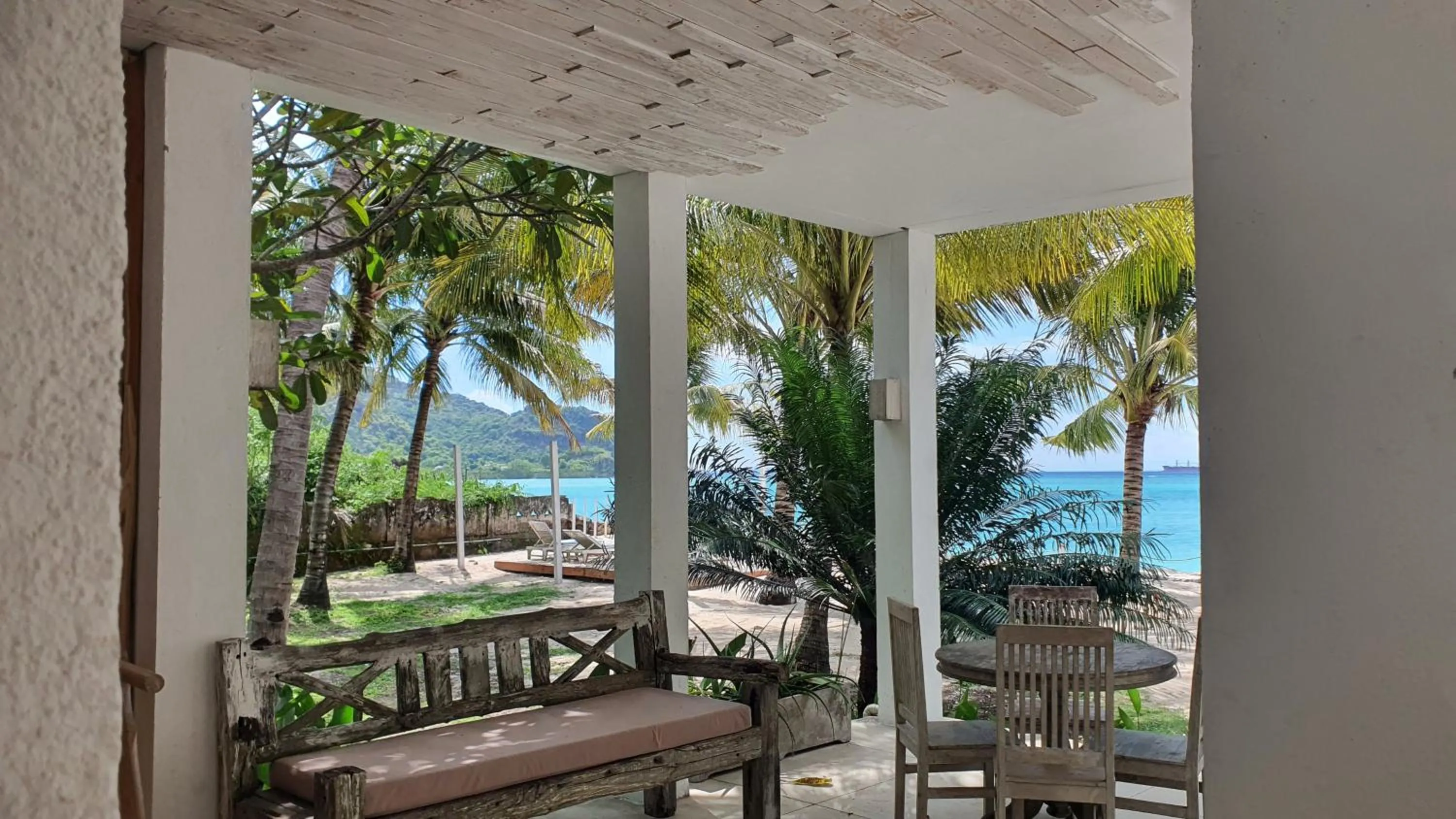 Balcony/Terrace in Myamo Beach Lodge