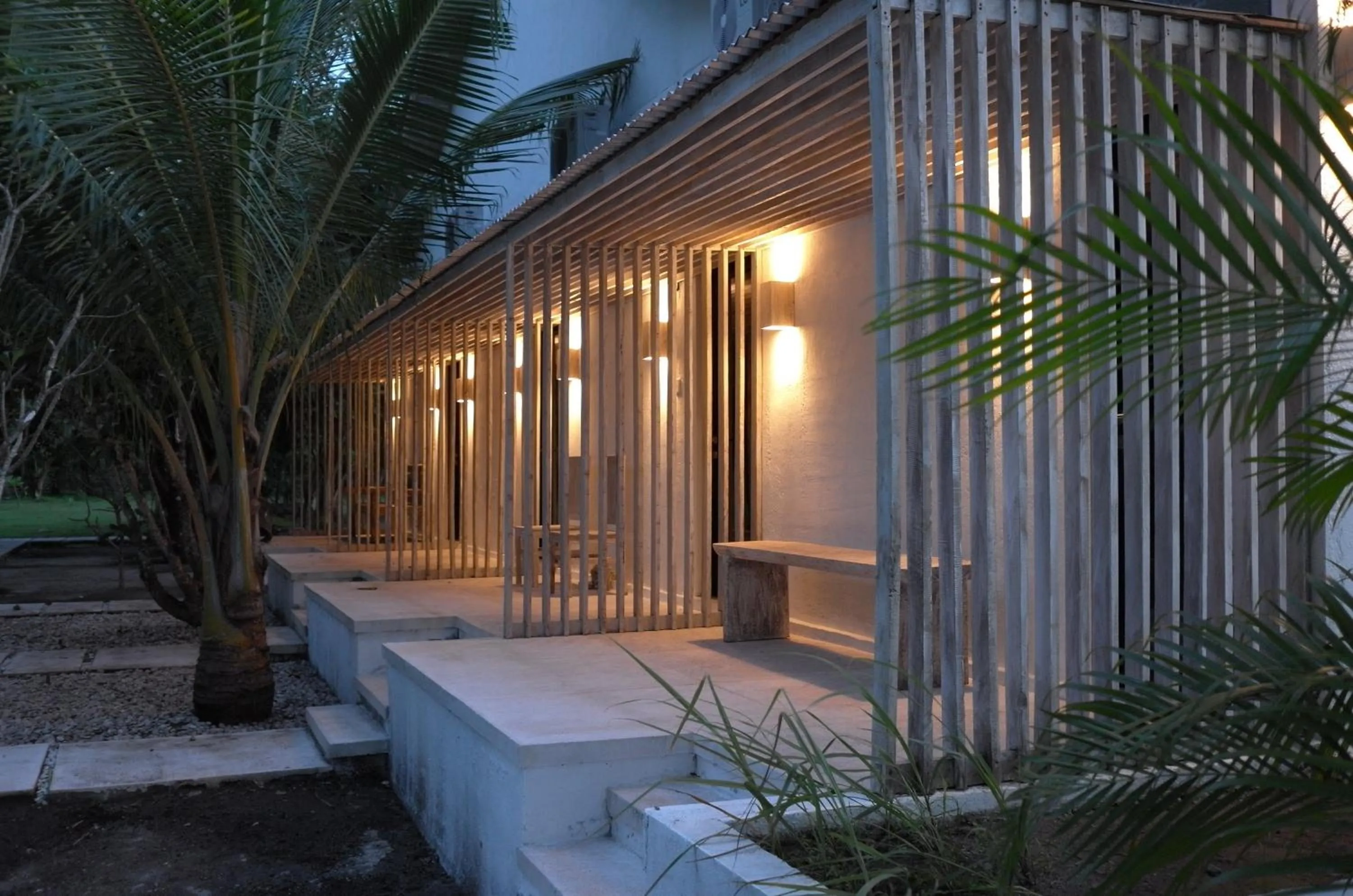 Restaurant/places to eat in Myamo Beach Lodge