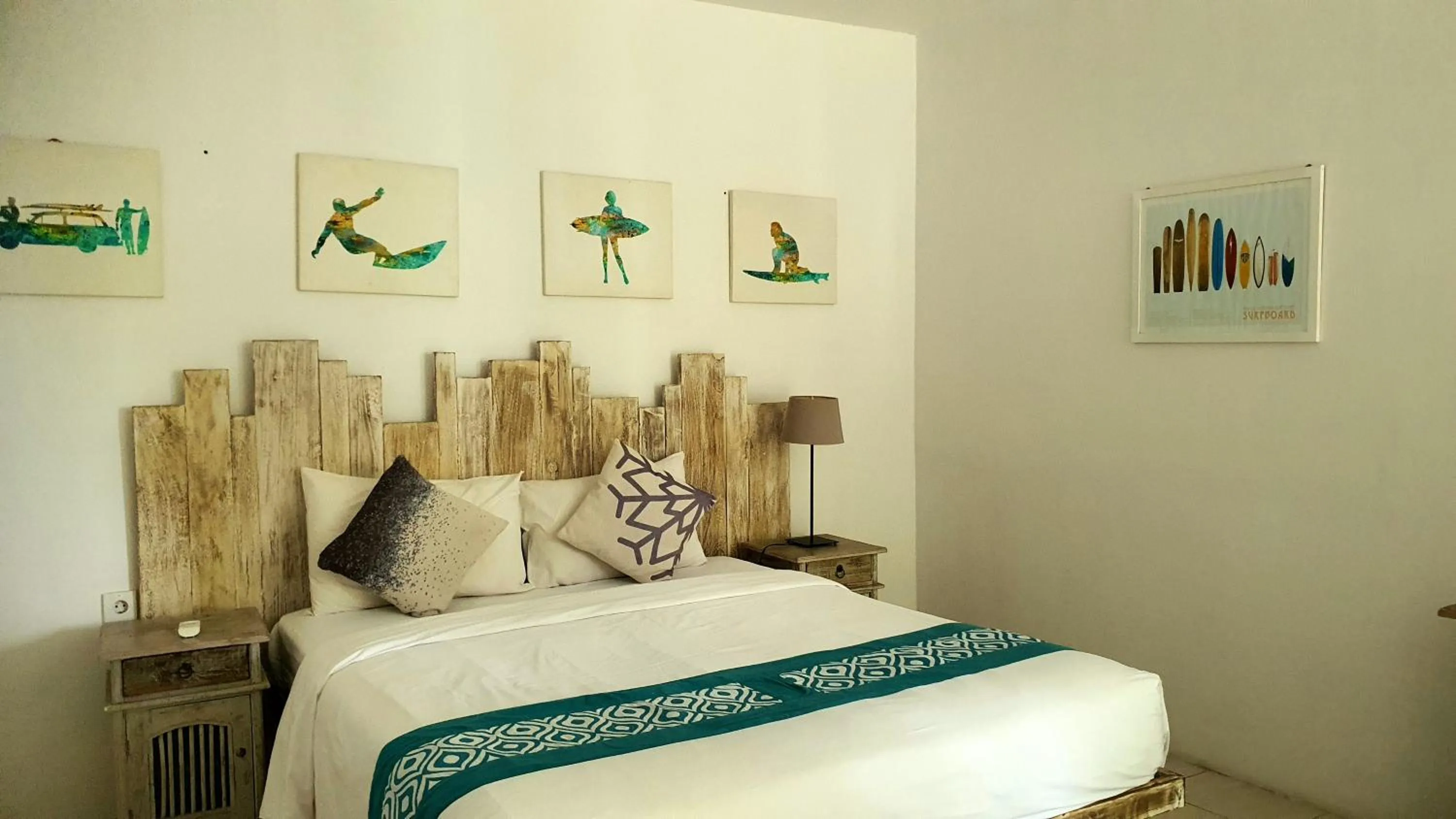 Bed in Myamo Beach Lodge