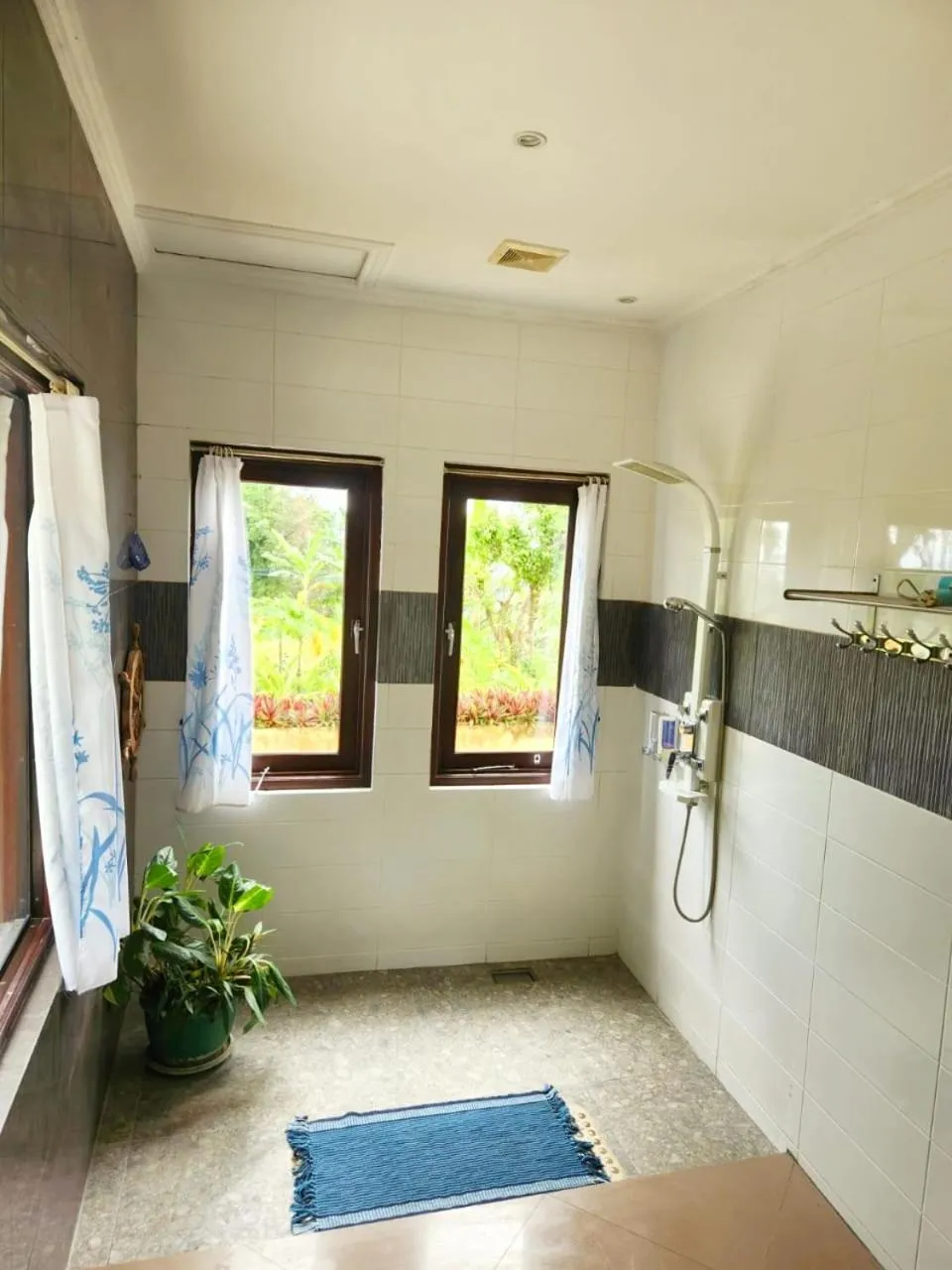 Shower in Villa Umbrella Lombok