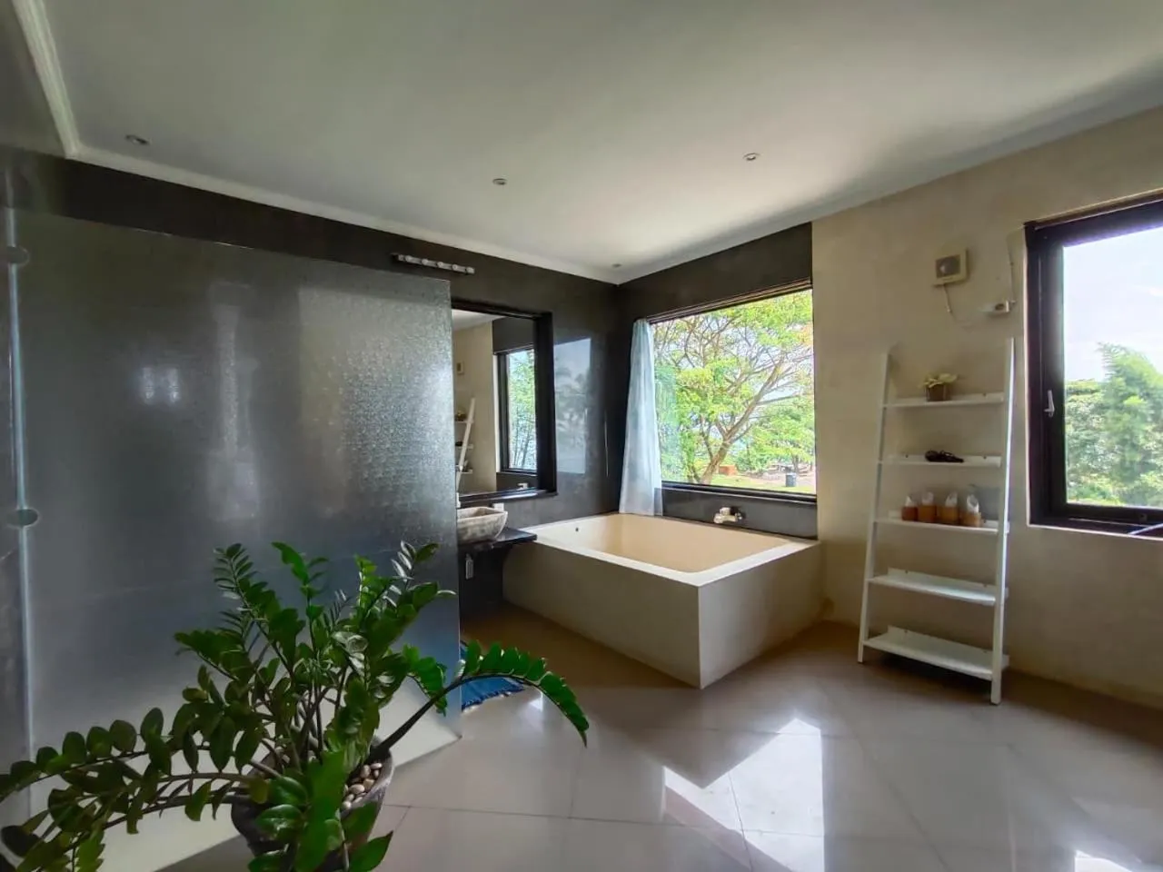 Bathroom, Bed in Villa Umbrella Lombok