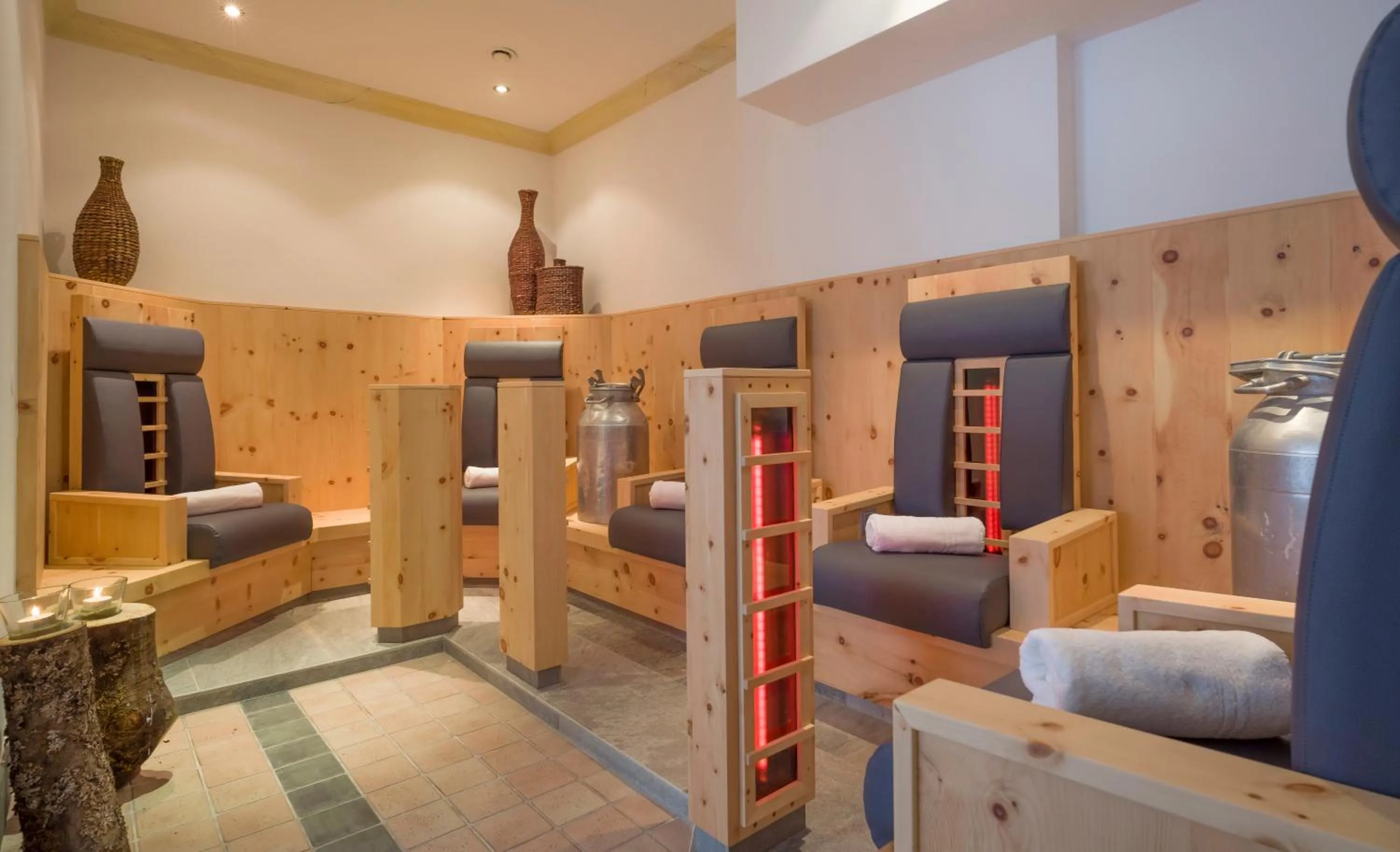 Spa and wellness centre/facilities, Bed in Vier Jahreszeiten Wellnessresort Achensee