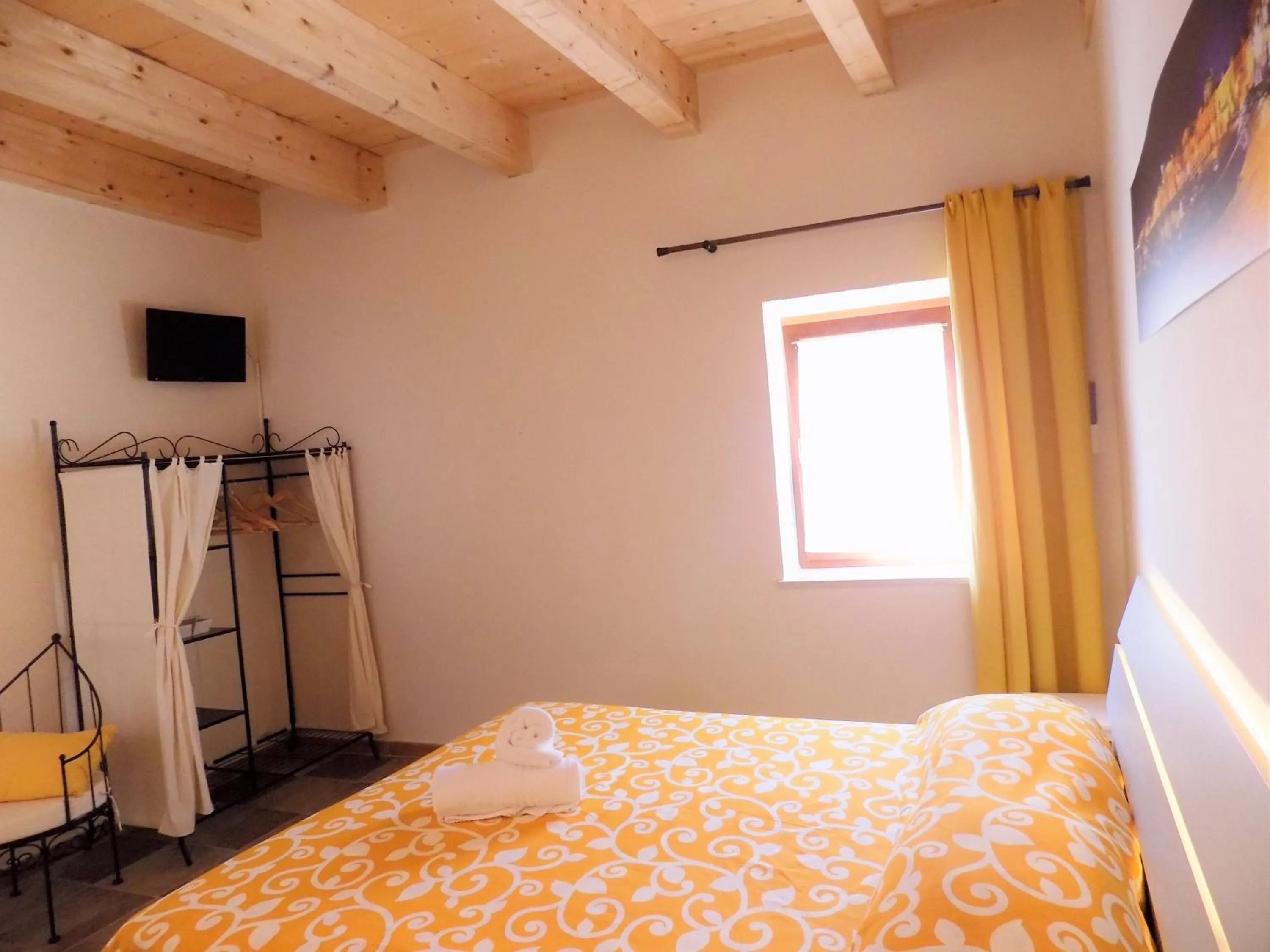 Photo of the whole room in B&B ANTICO GRANAIO