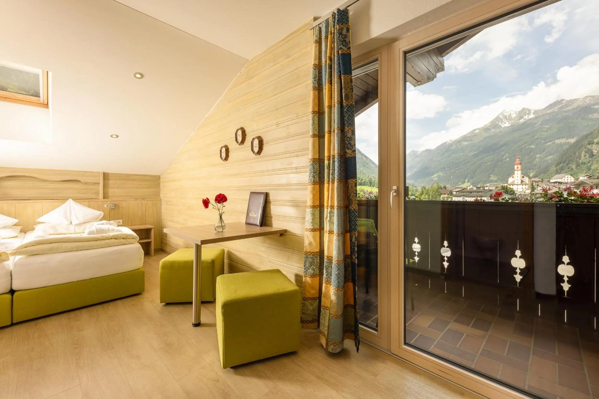 Balcony/Terrace, Bed in Hotel Berghof