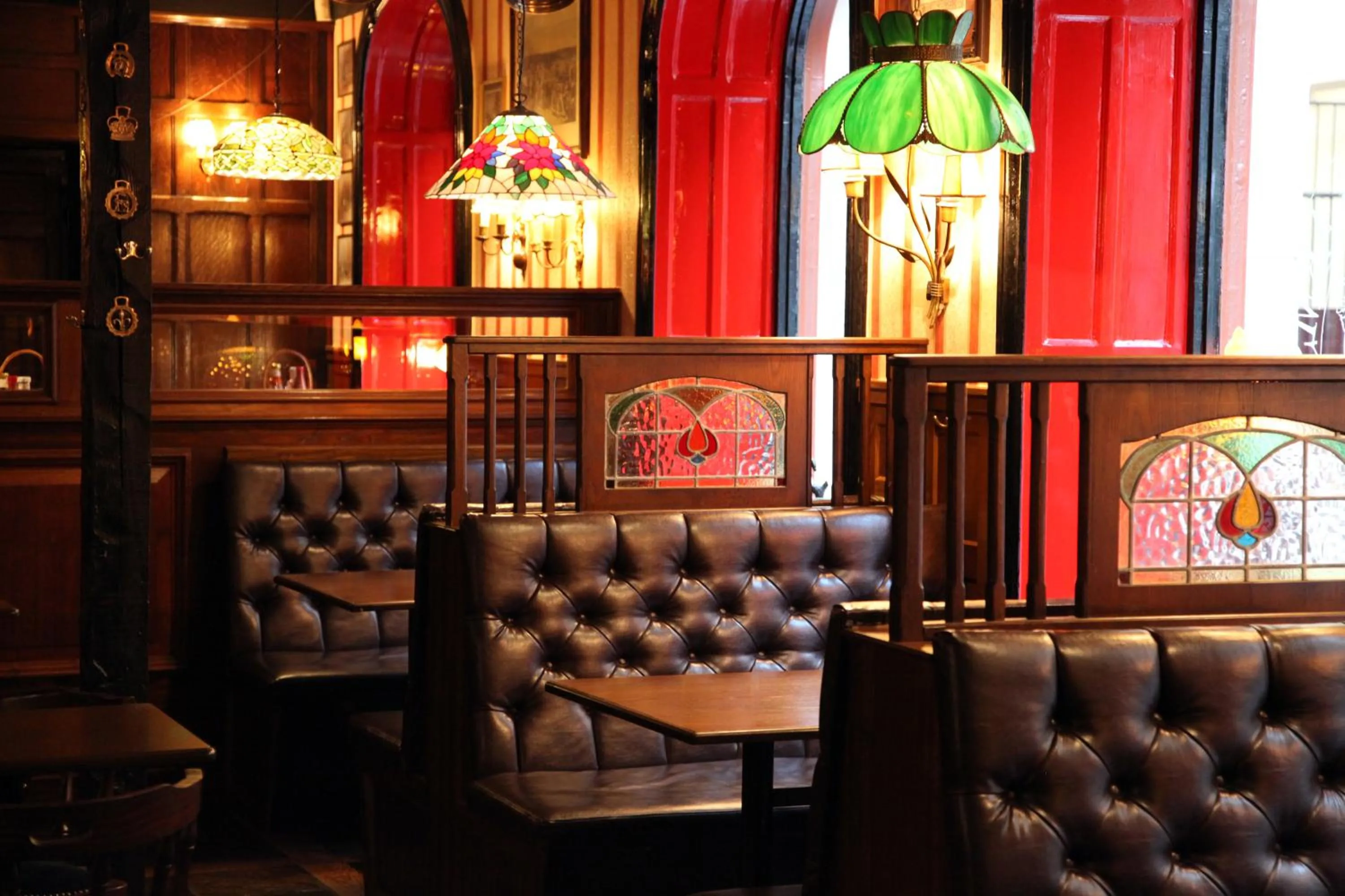 Restaurant/places to eat in Elite Hotel Knaust