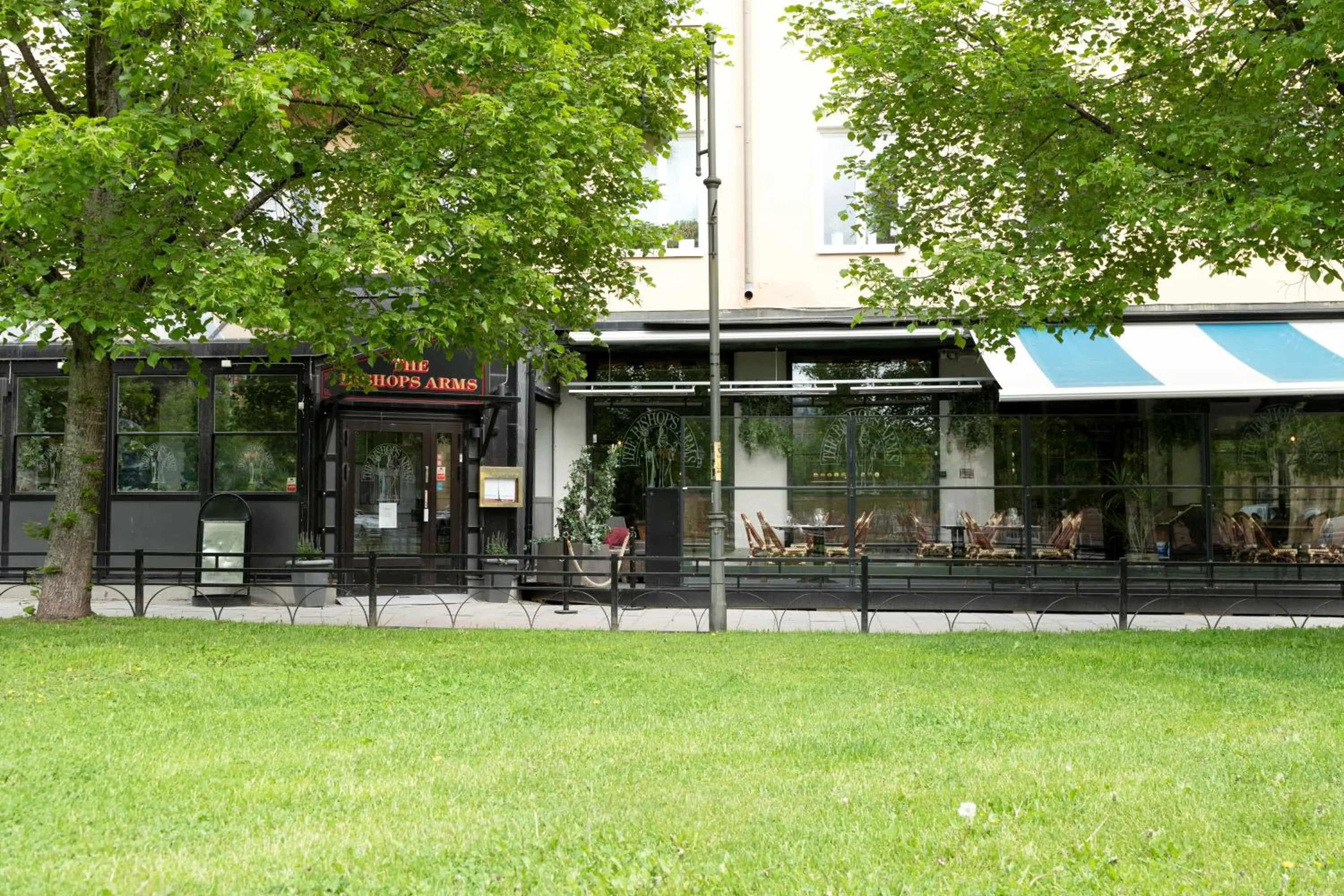 Restaurant/places to eat in Elite Hotel Knaust