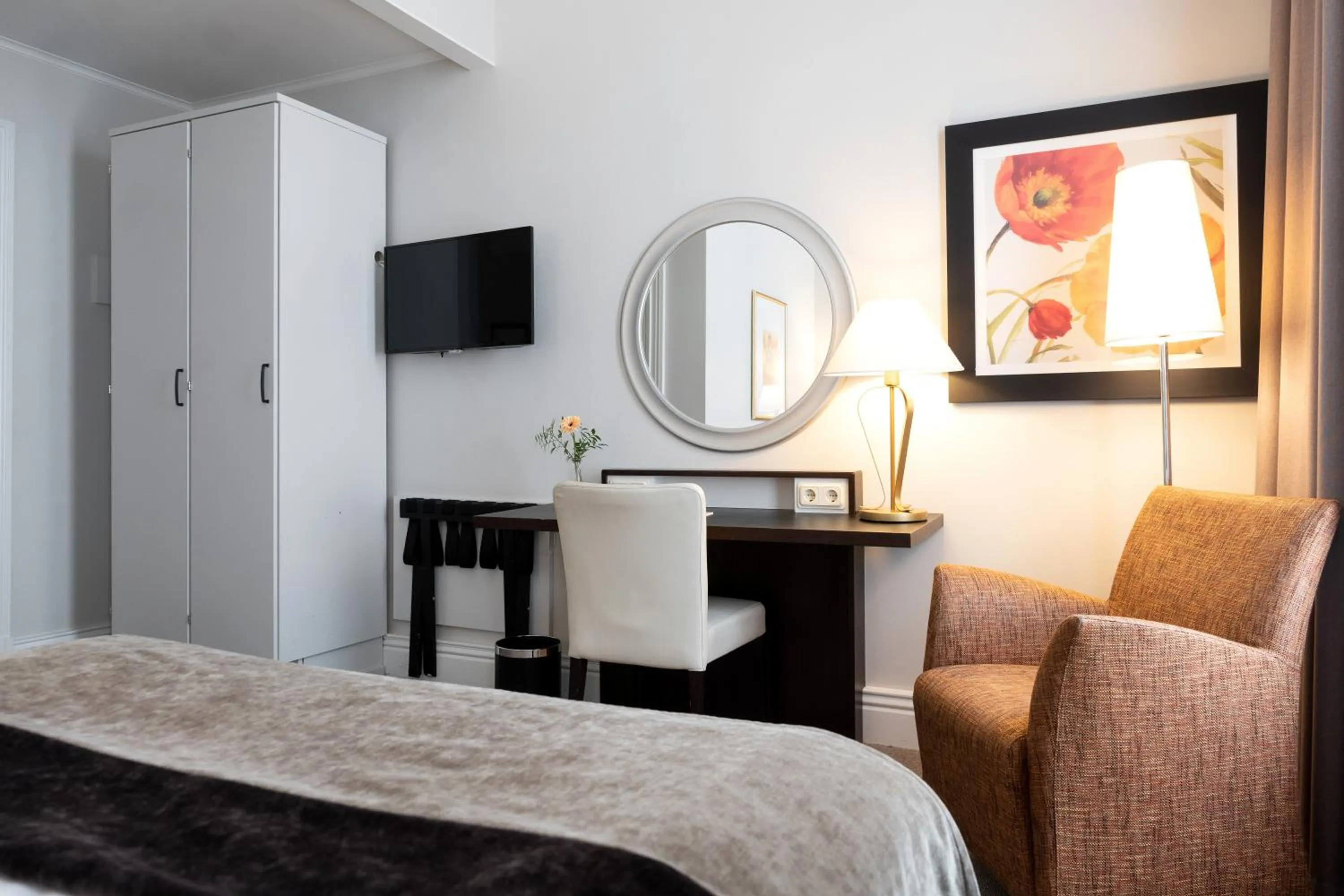 Photo of the whole room, Bed in Elite Hotel Knaust