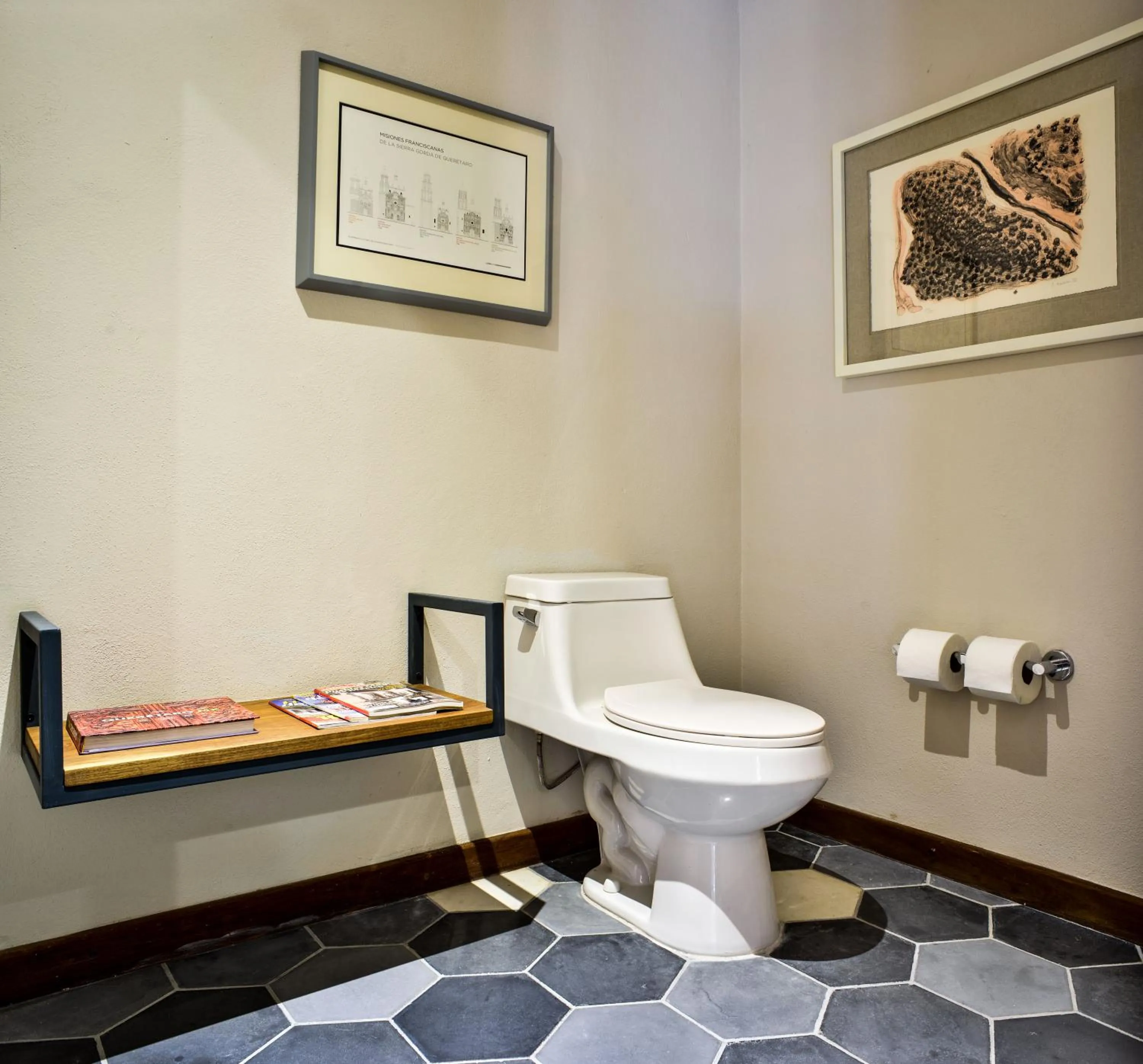 Bathroom in Hotel Criol