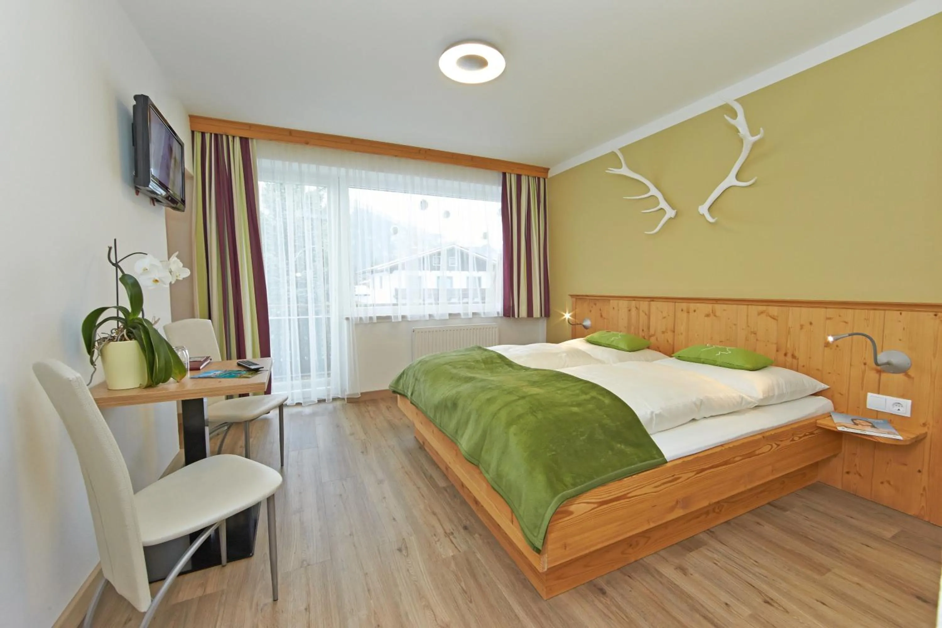TV and multimedia, Bed in Comfort Hotel Garni Landhaus Gitti