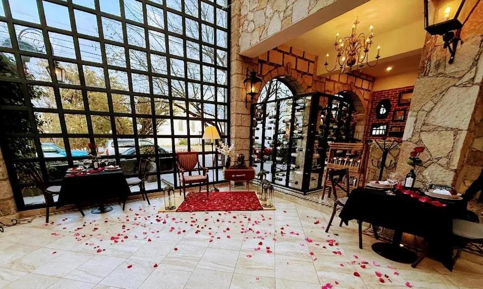 Restaurant/places to eat in Hacienda San Patricio