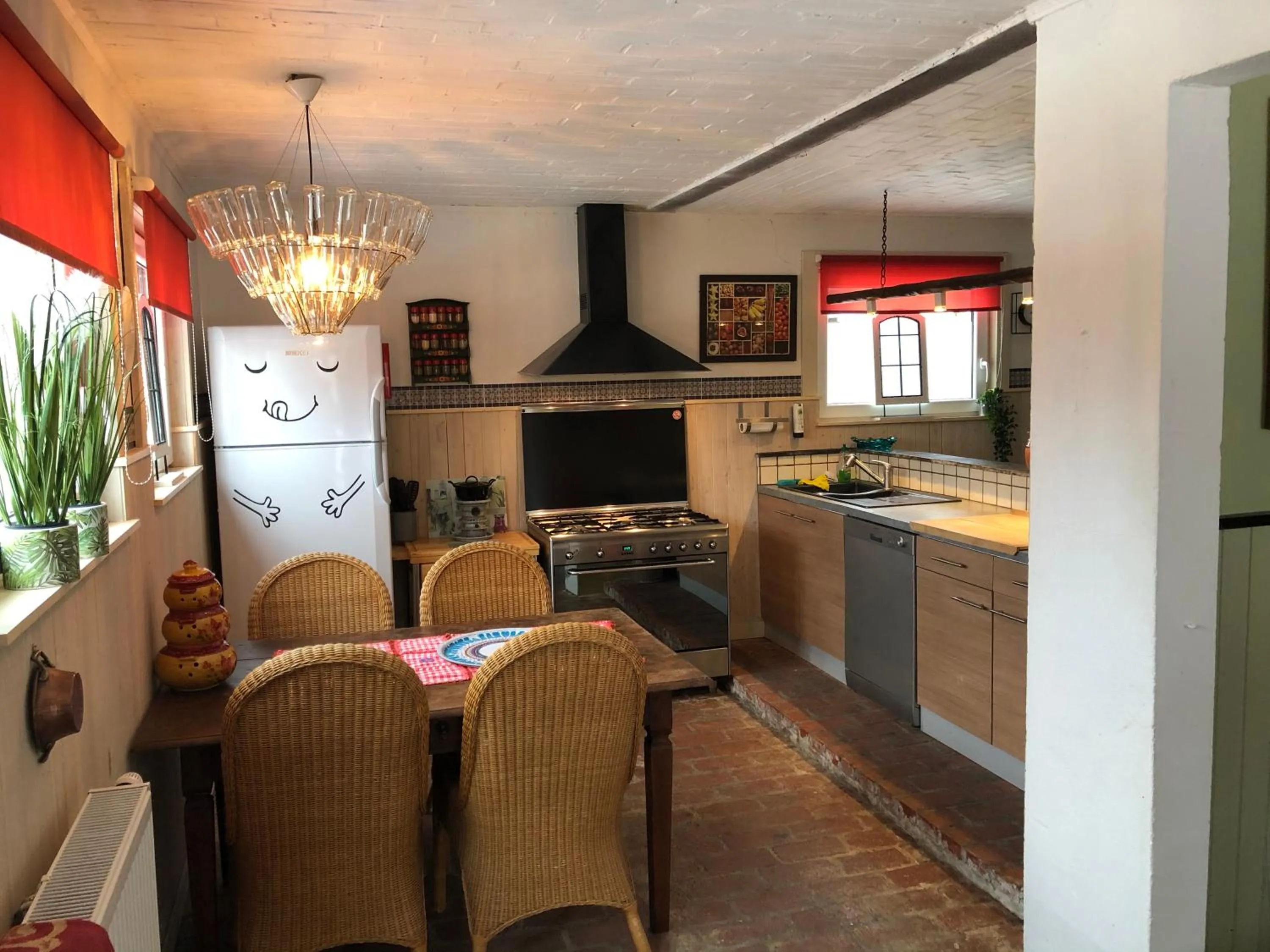 Dining area in B&B De Eifelhoeve