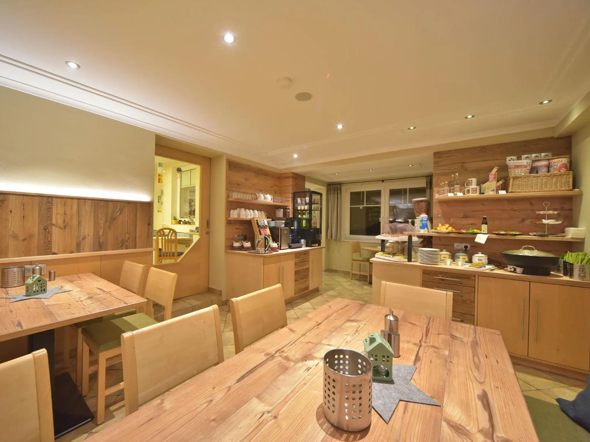 Buffet breakfast in Pension Linder