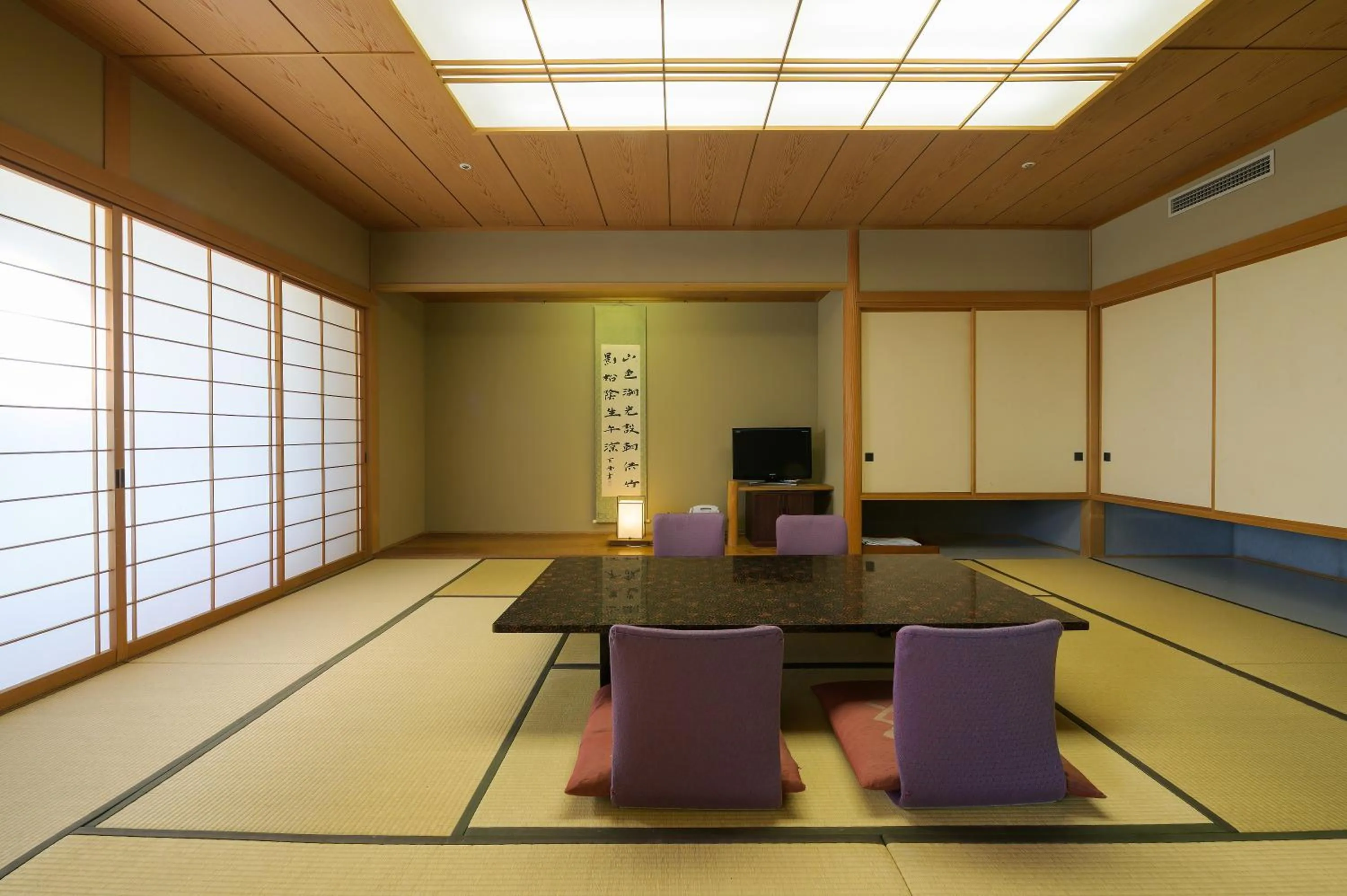 Photo of the whole room in Hotel Aomori