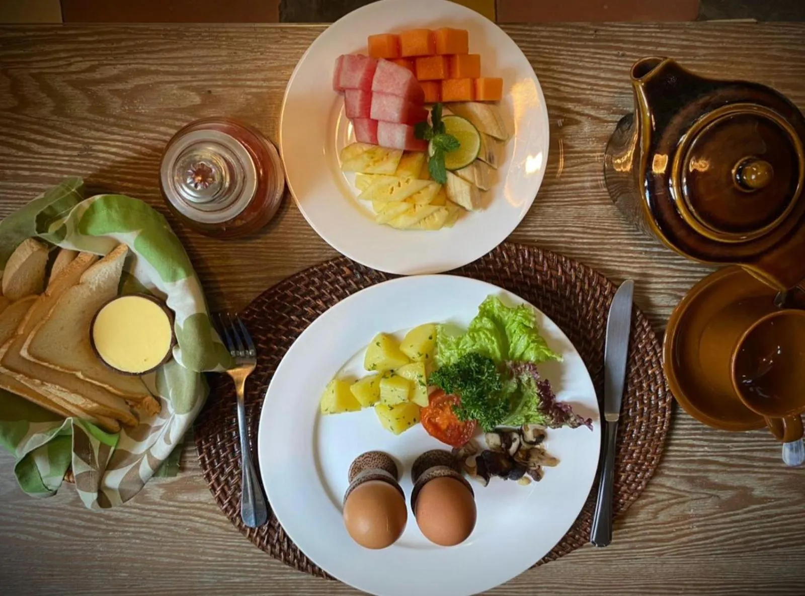 Food and drinks in Green Bird Villa