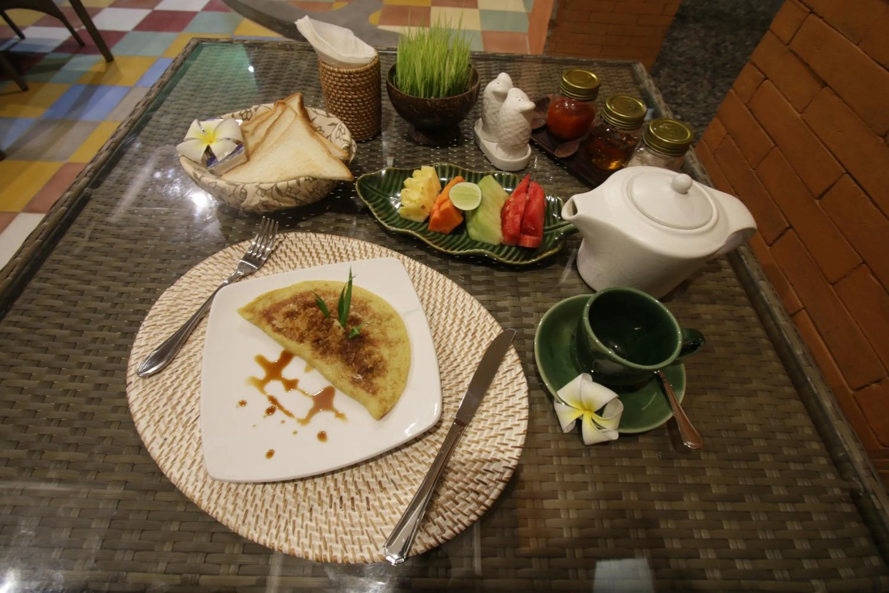 Food and drinks in Green Bird Villa