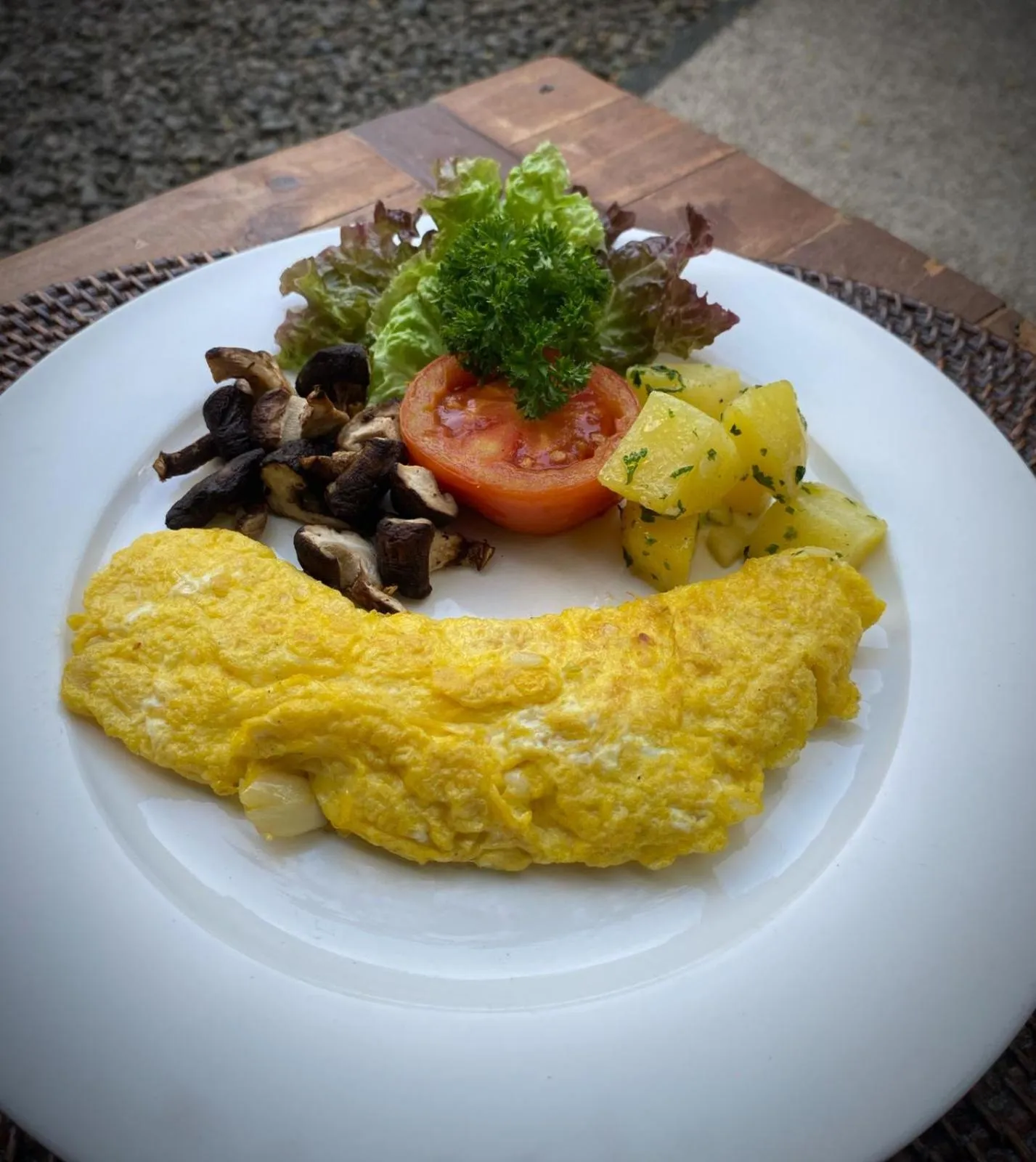 Food and drinks in Green Bird Villa