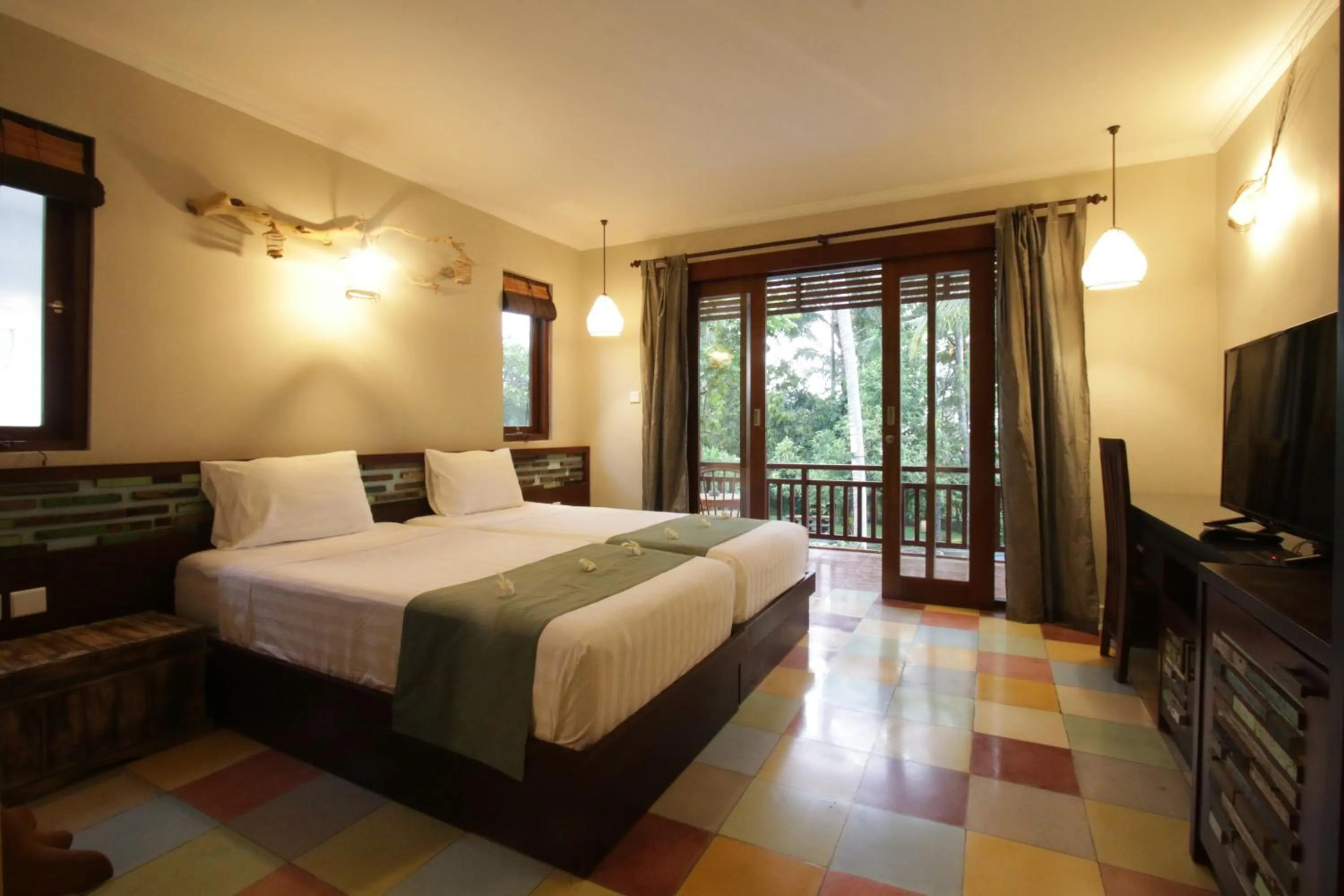 Balcony/Terrace, Bed in Green Bird Villa