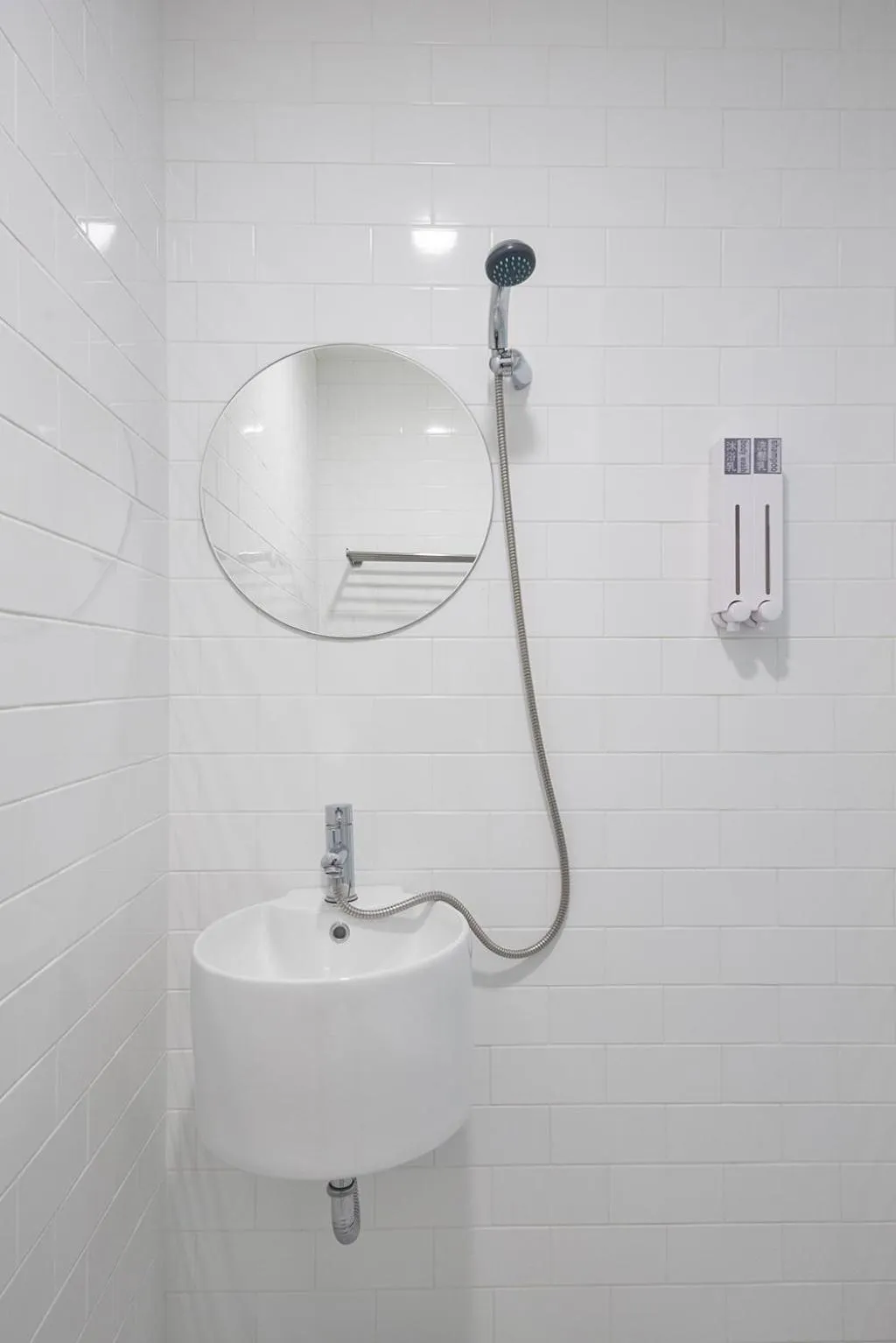 Toilet in OwlStay Flip Flop Hostel - Garden