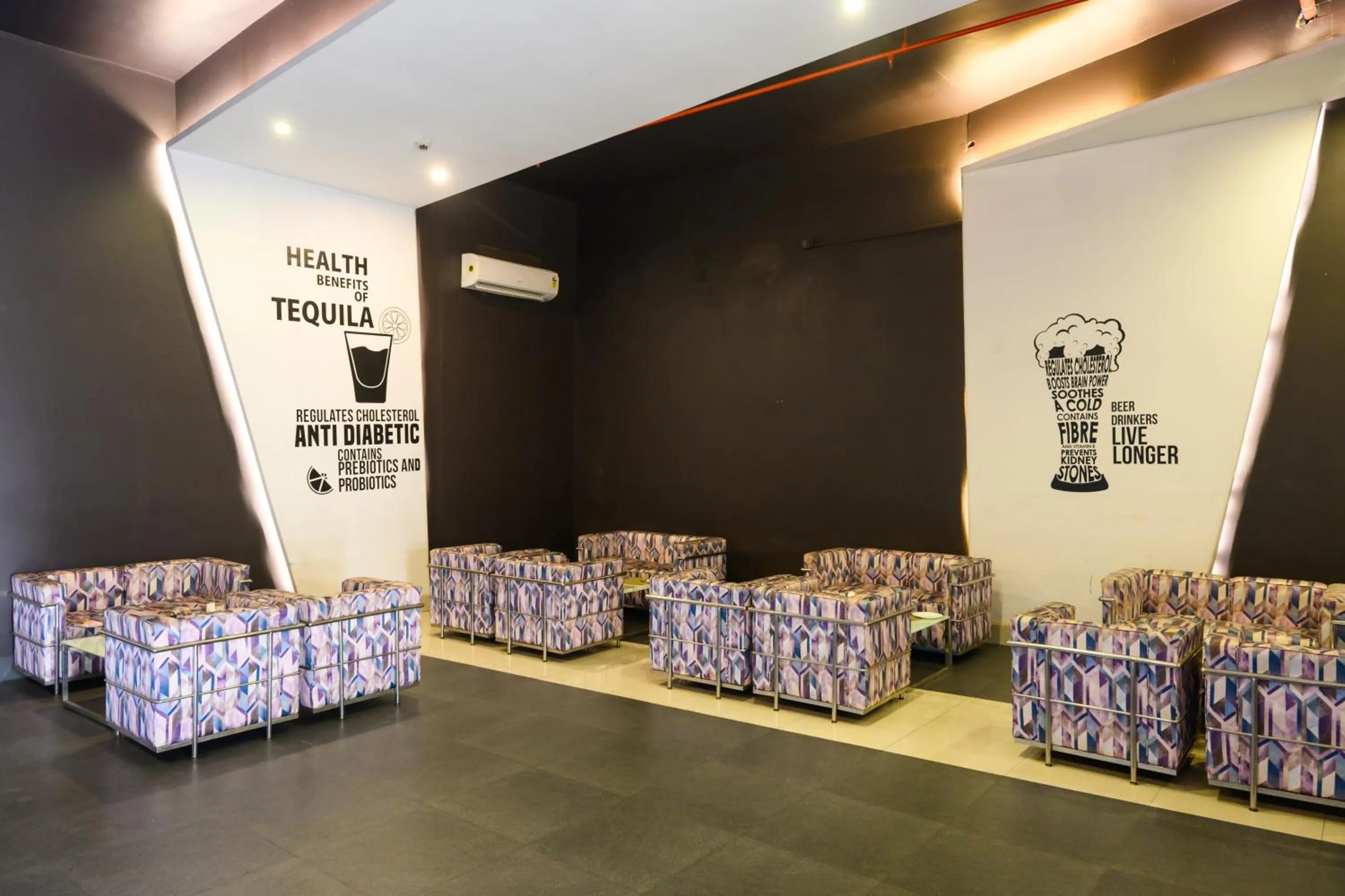 Lounge or bar in Sinclairs Burdwan