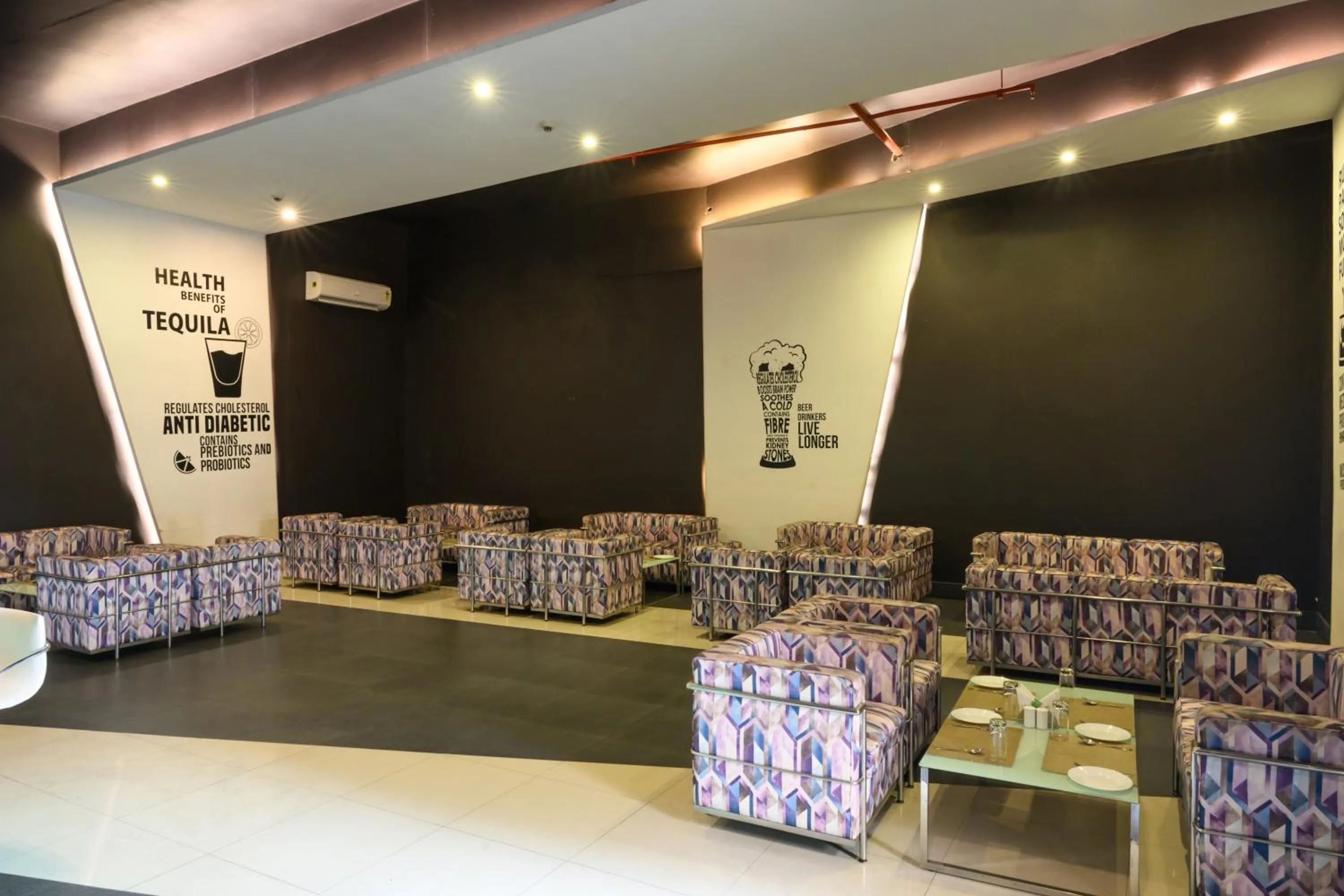 Lounge or bar in Sinclairs Burdwan