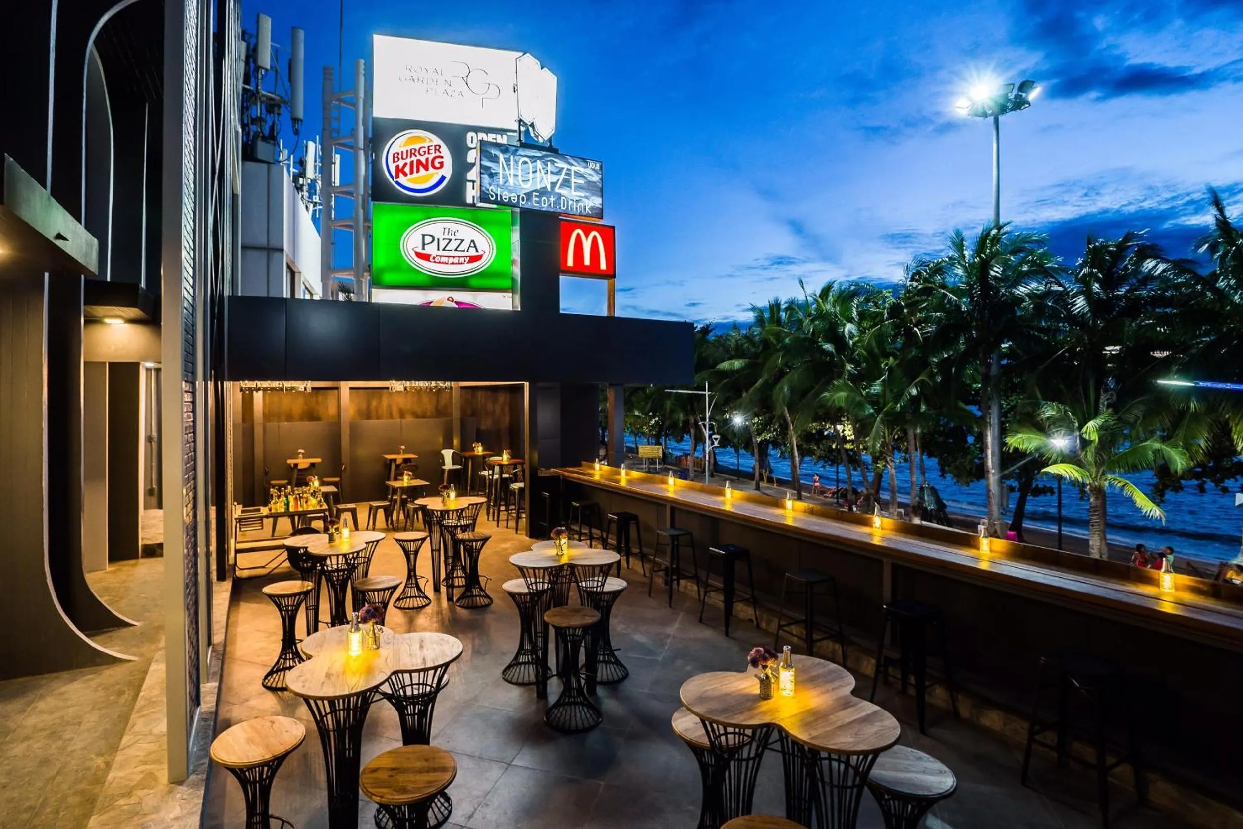 Restaurant/places to eat in Nonze Hostel