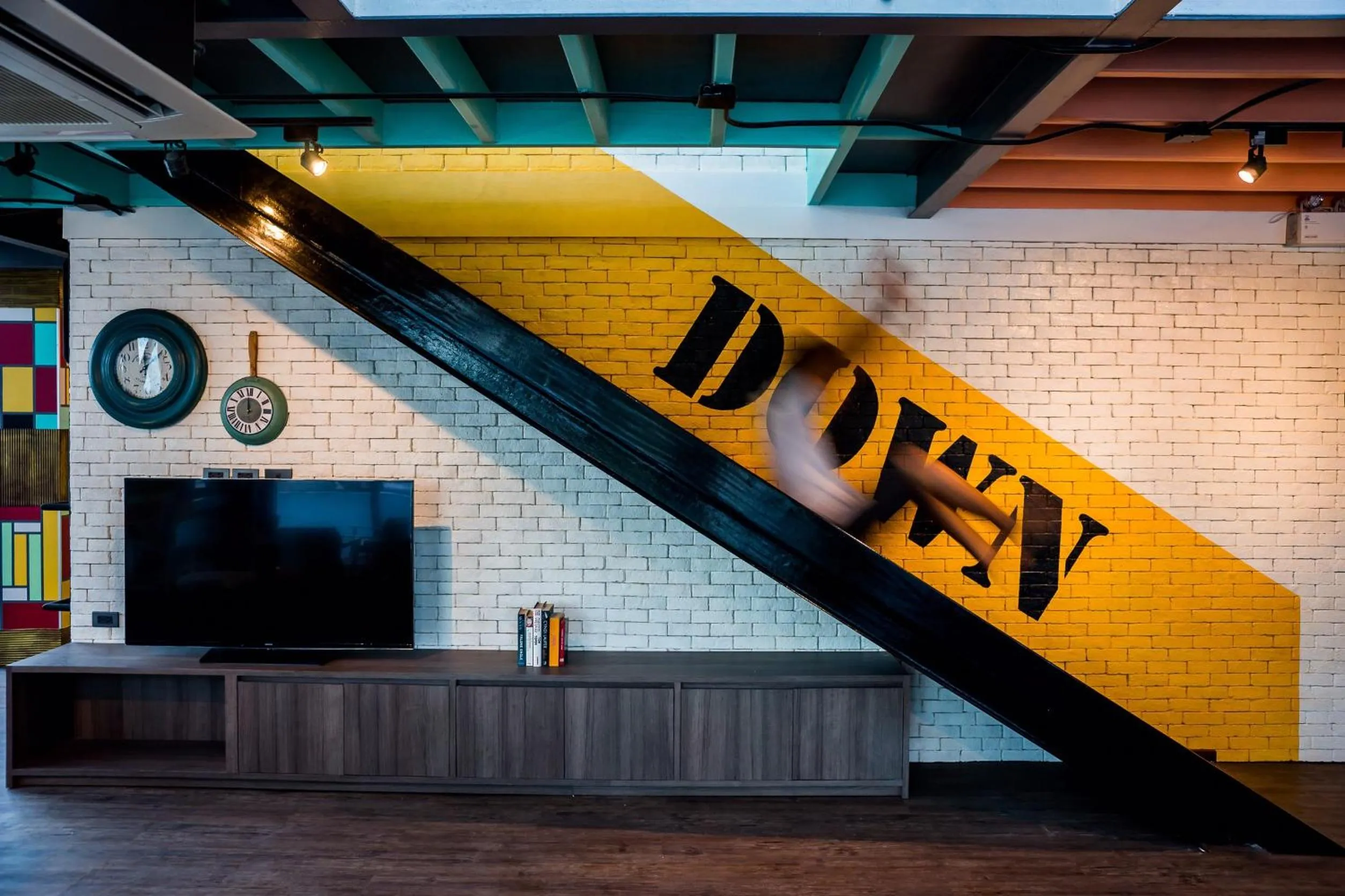 Decorative detail in Nonze Hostel