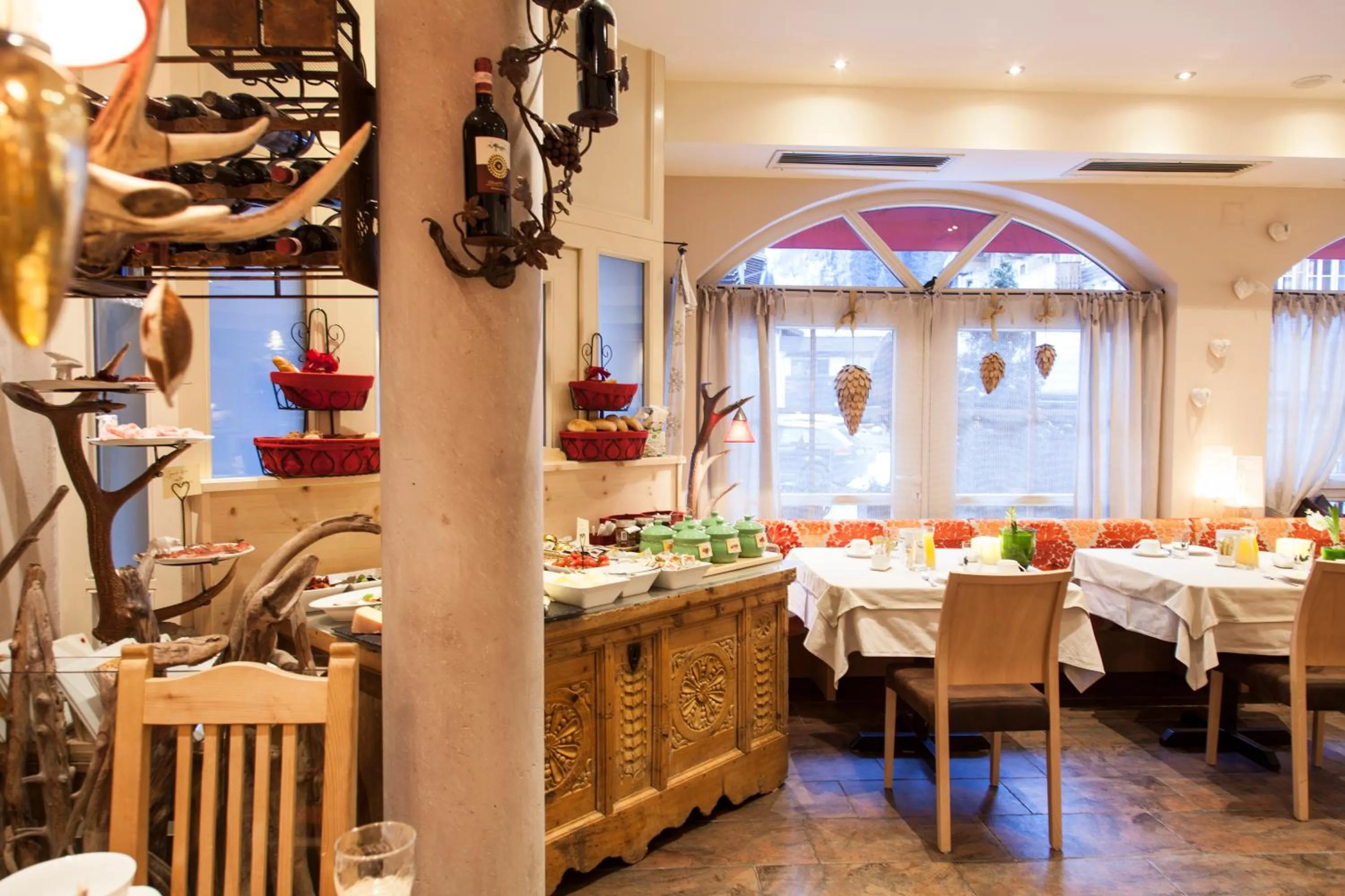 Restaurant/places to eat in AmDorfplatzSuites B&B- Adultsfriendly