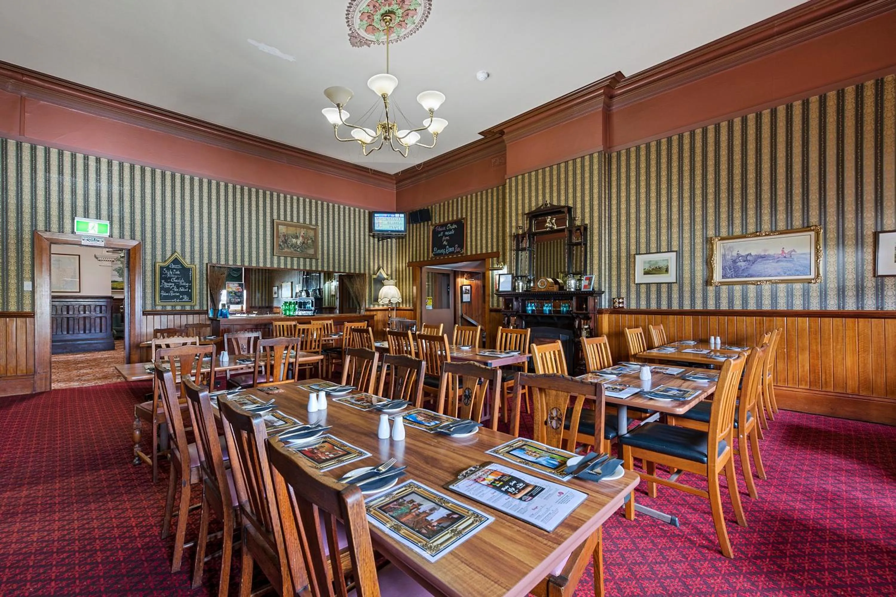 Restaurant/places to eat in Empire Hotel Queenstown