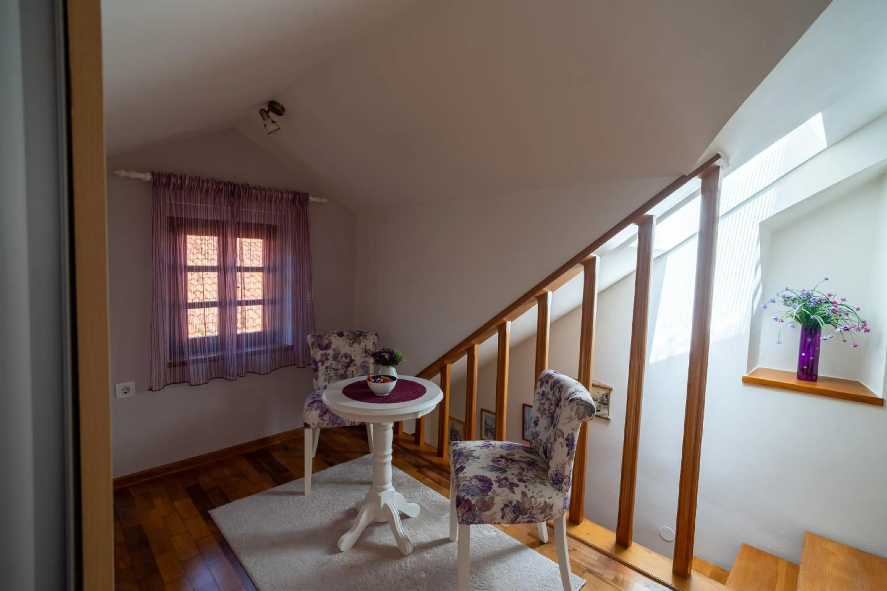 Seating area in Studios Belvi