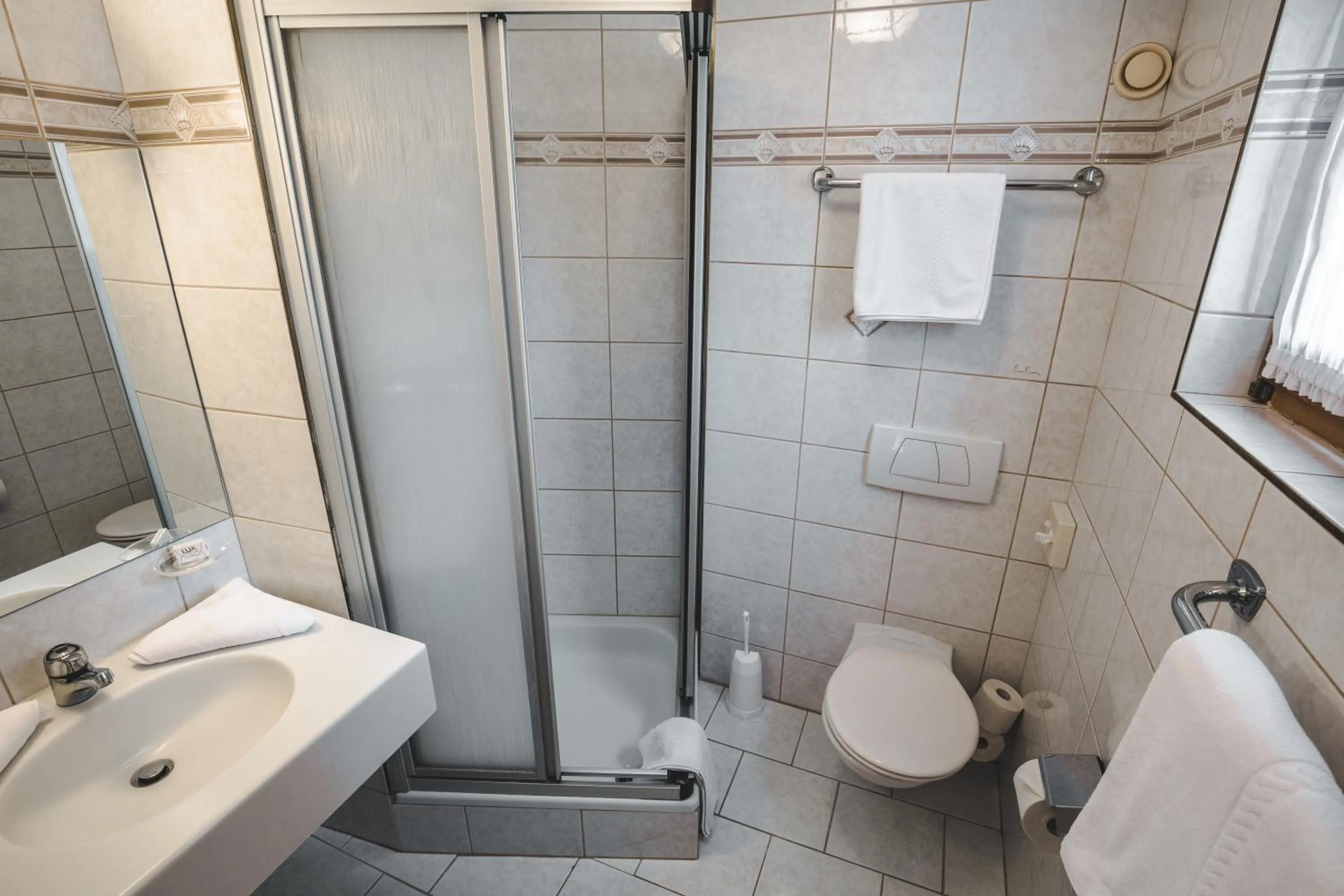 Shower in Hotel Metzgerwirt