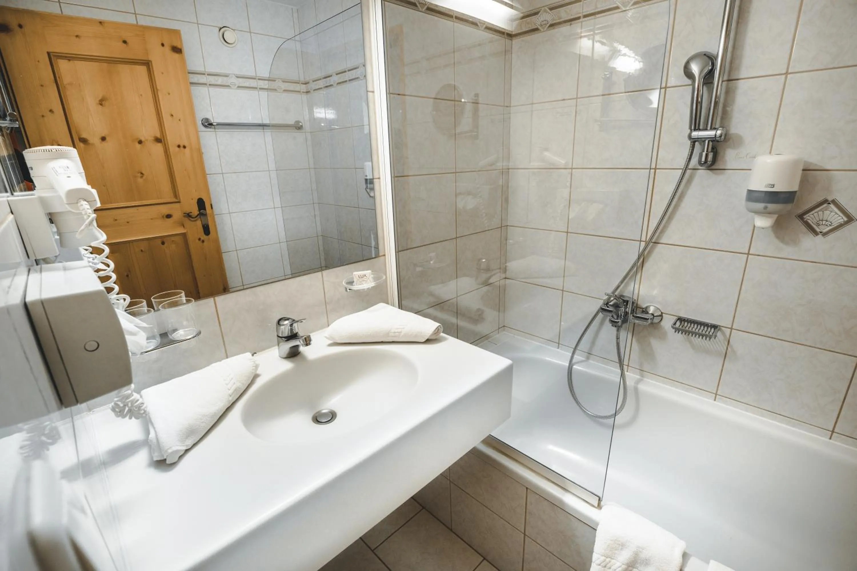 Shower in Hotel Metzgerwirt