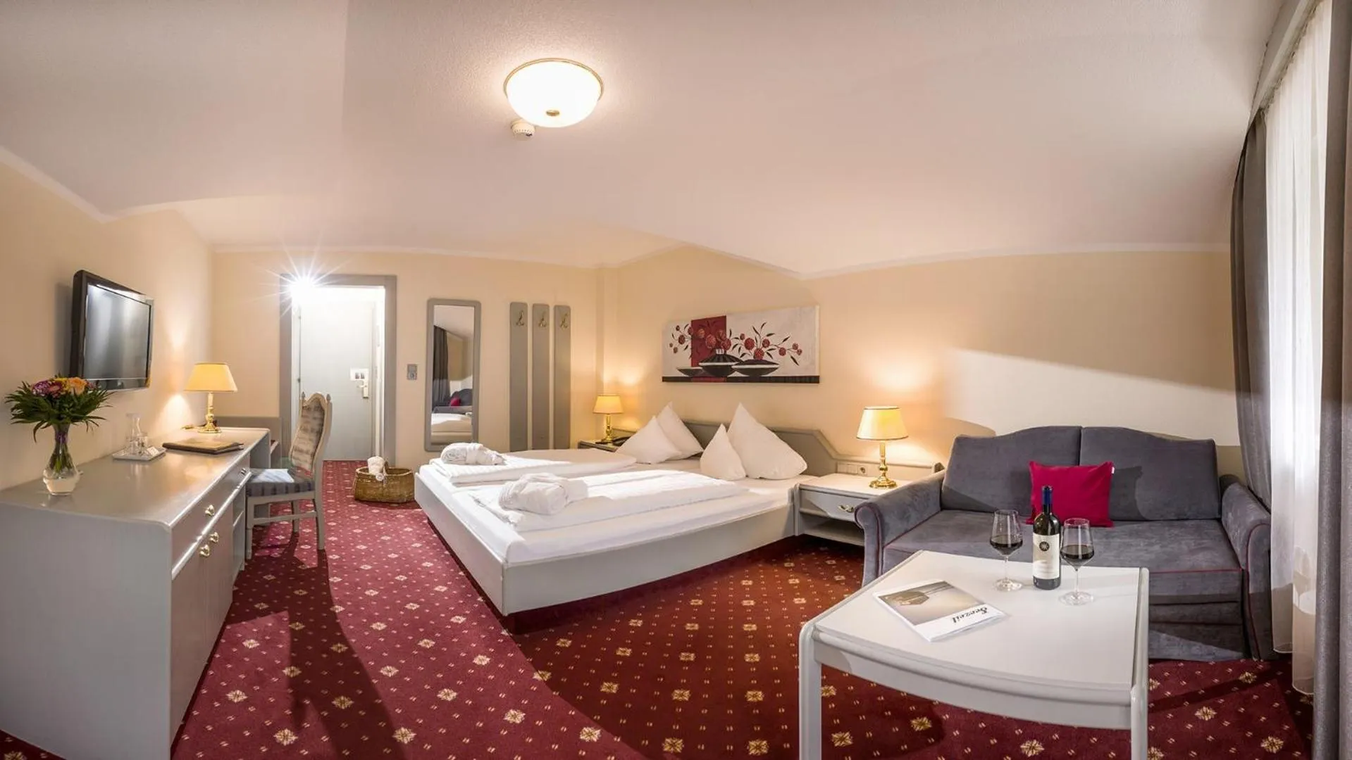 Photo of the whole room, Bed in Garni Das SONNALP