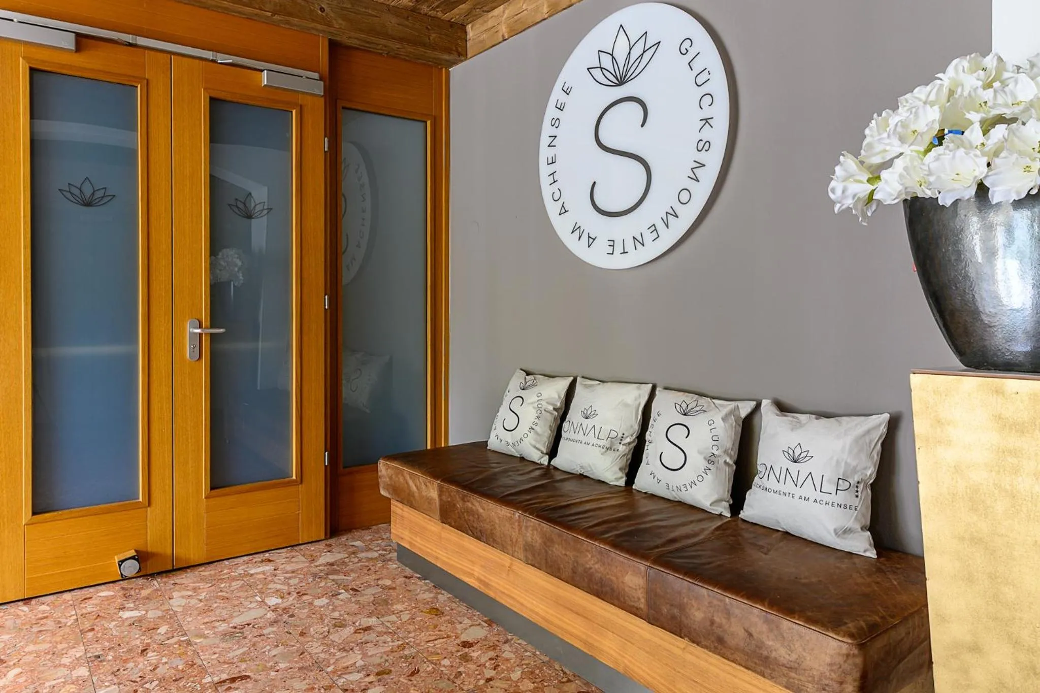 Facade/entrance in Garni Das SONNALP