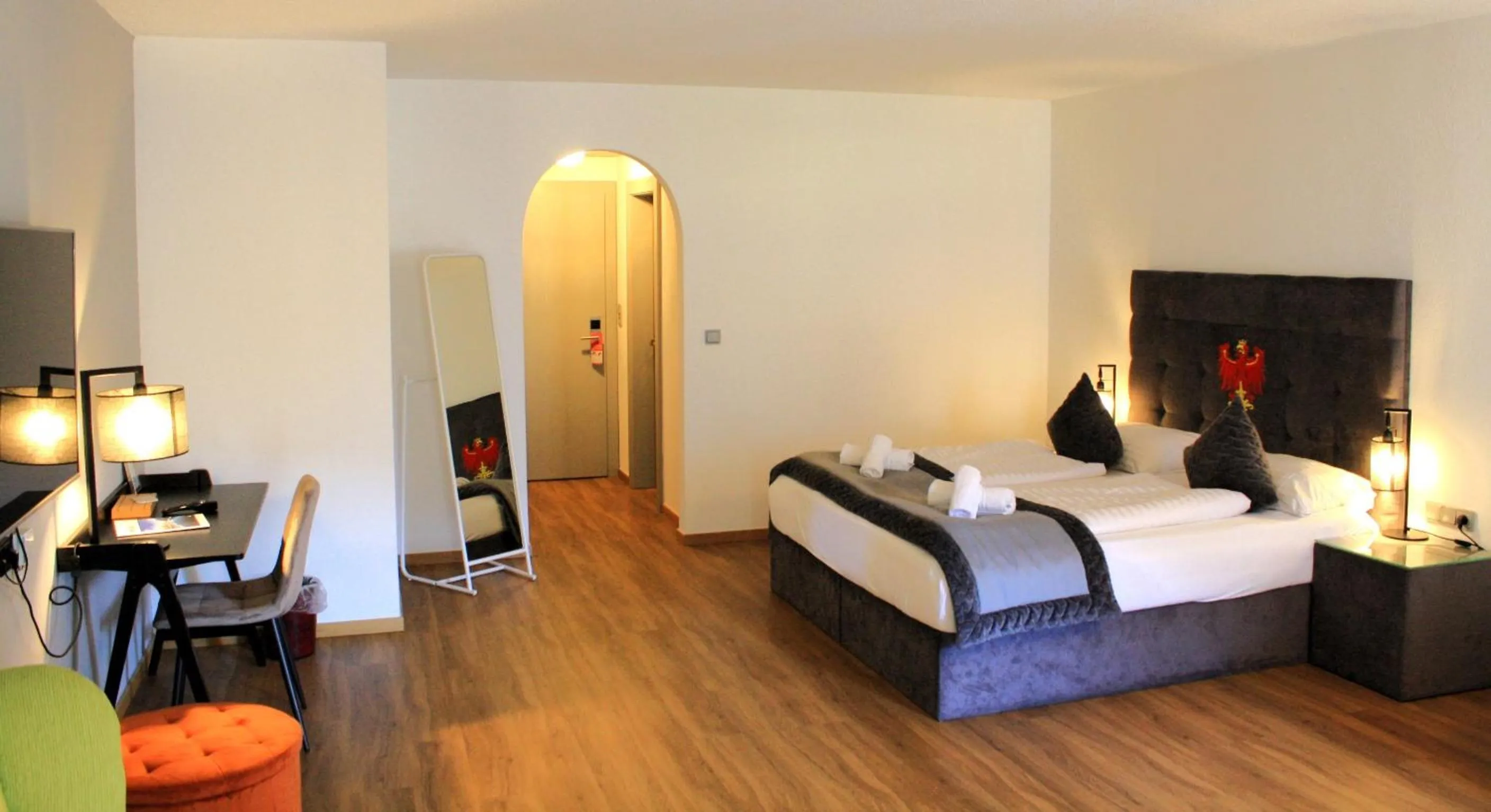 Photo of the whole room, Bed in Garni Das SONNALP