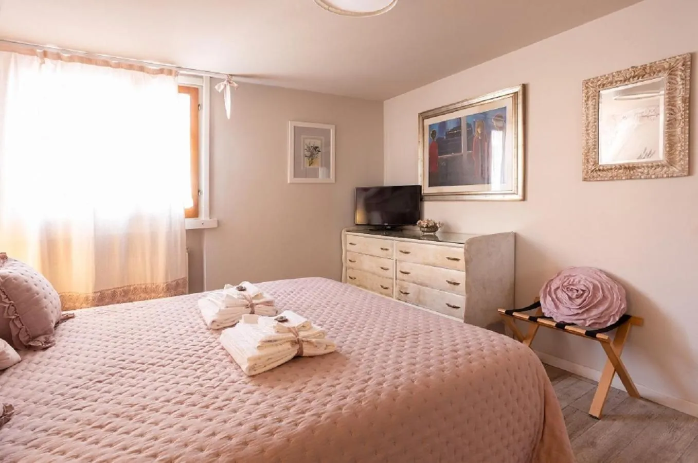 Bedroom, Bed in La Pulcia B&B