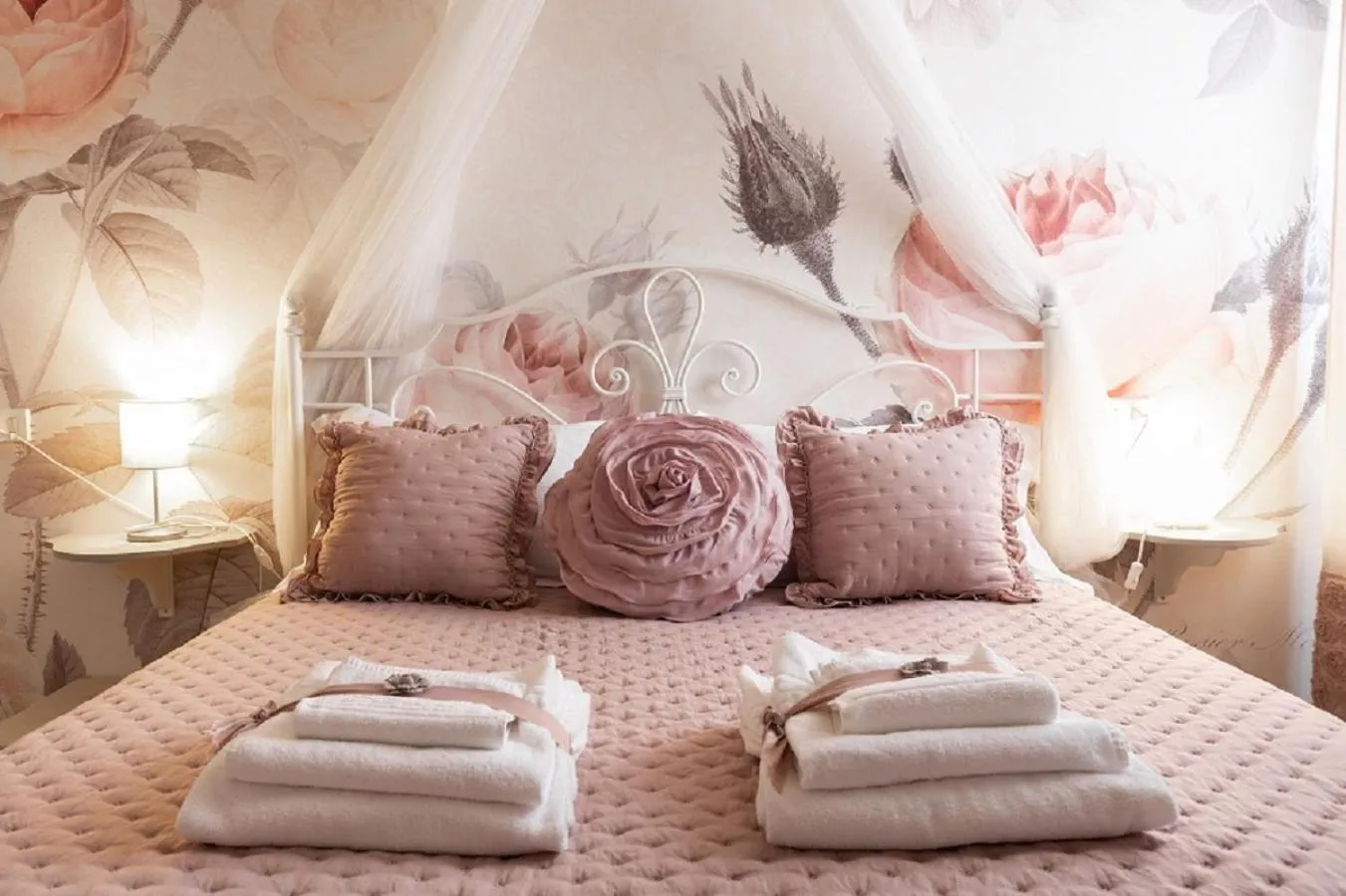 Bedroom, Bed in La Pulcia B&B