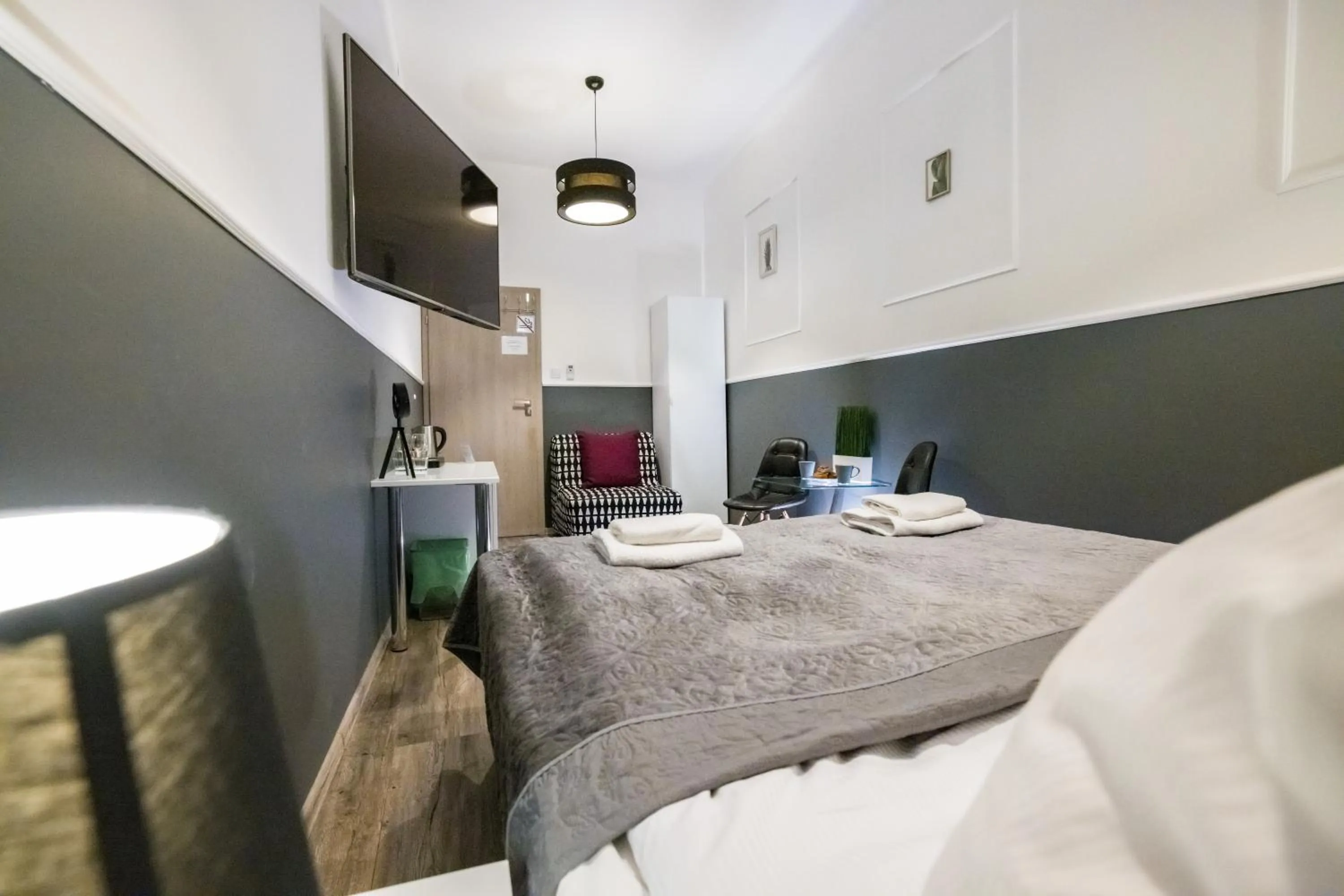 Bed in Leo Apartments Main Square