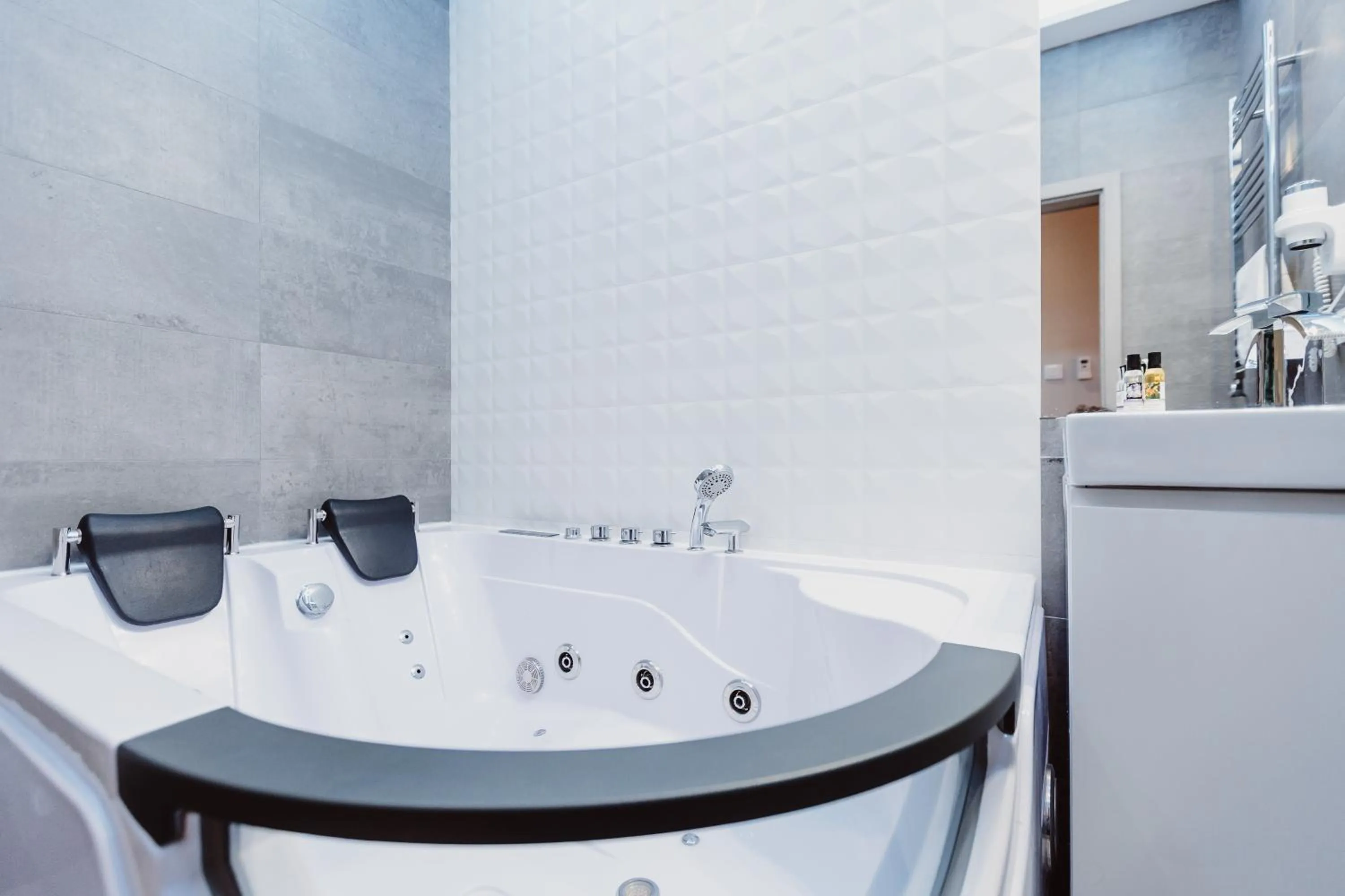 Bathroom in Leo Apartments Main Square